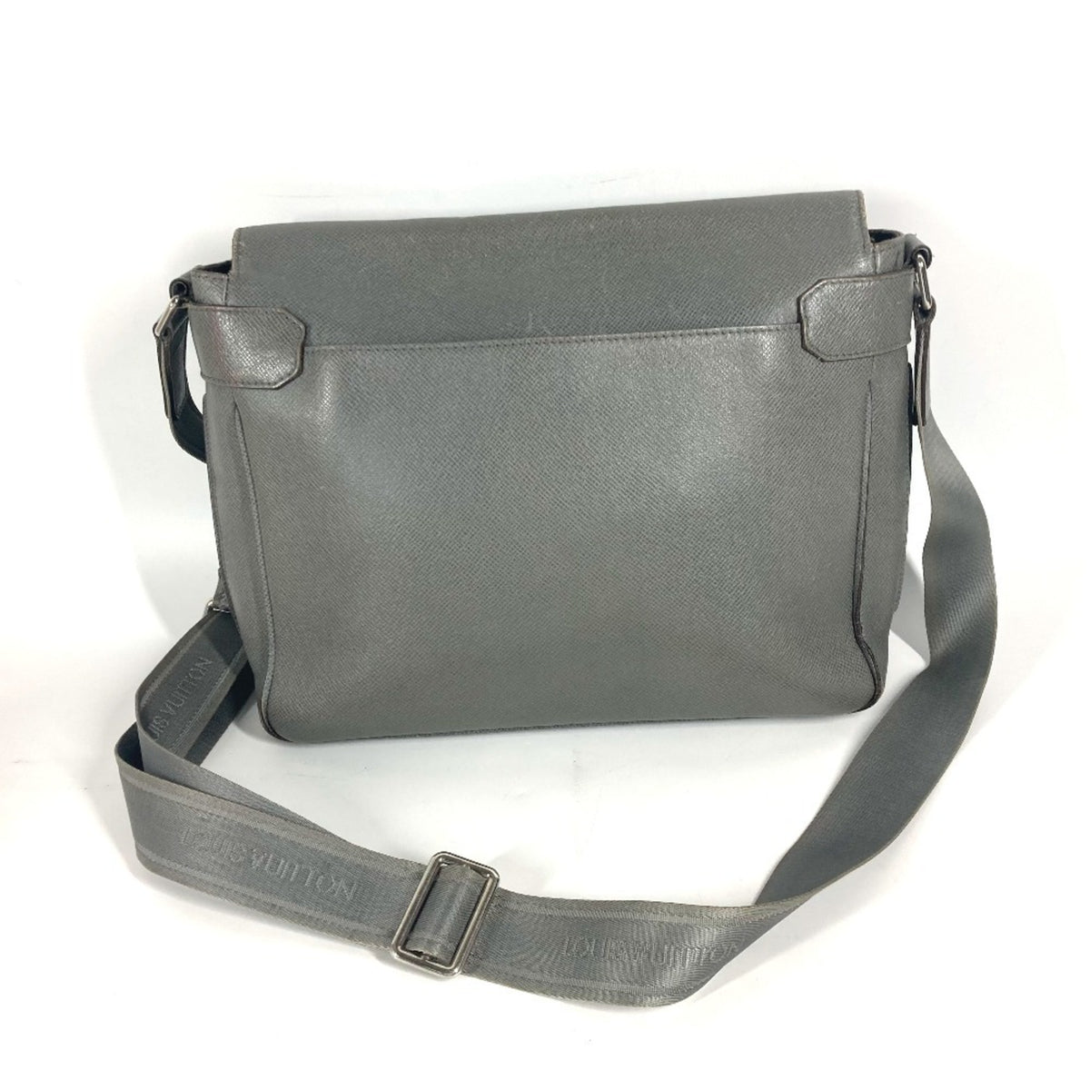 Louis Vuitton Gray Taiga Leather Messenger Bag Shoulder Bag (Pre-Owned)