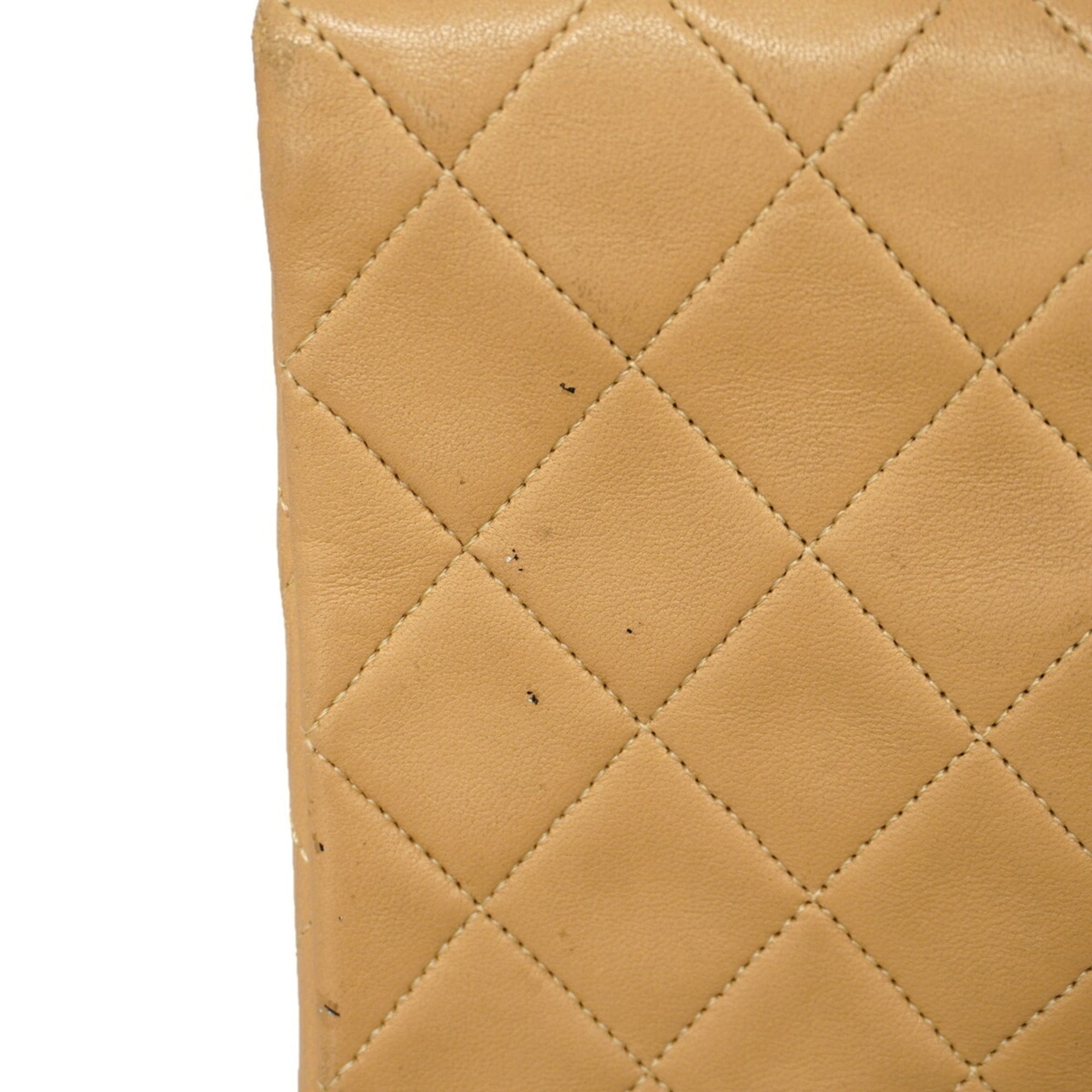 Chanel Beige Leather Shoulder Bag (Pre-Owned)