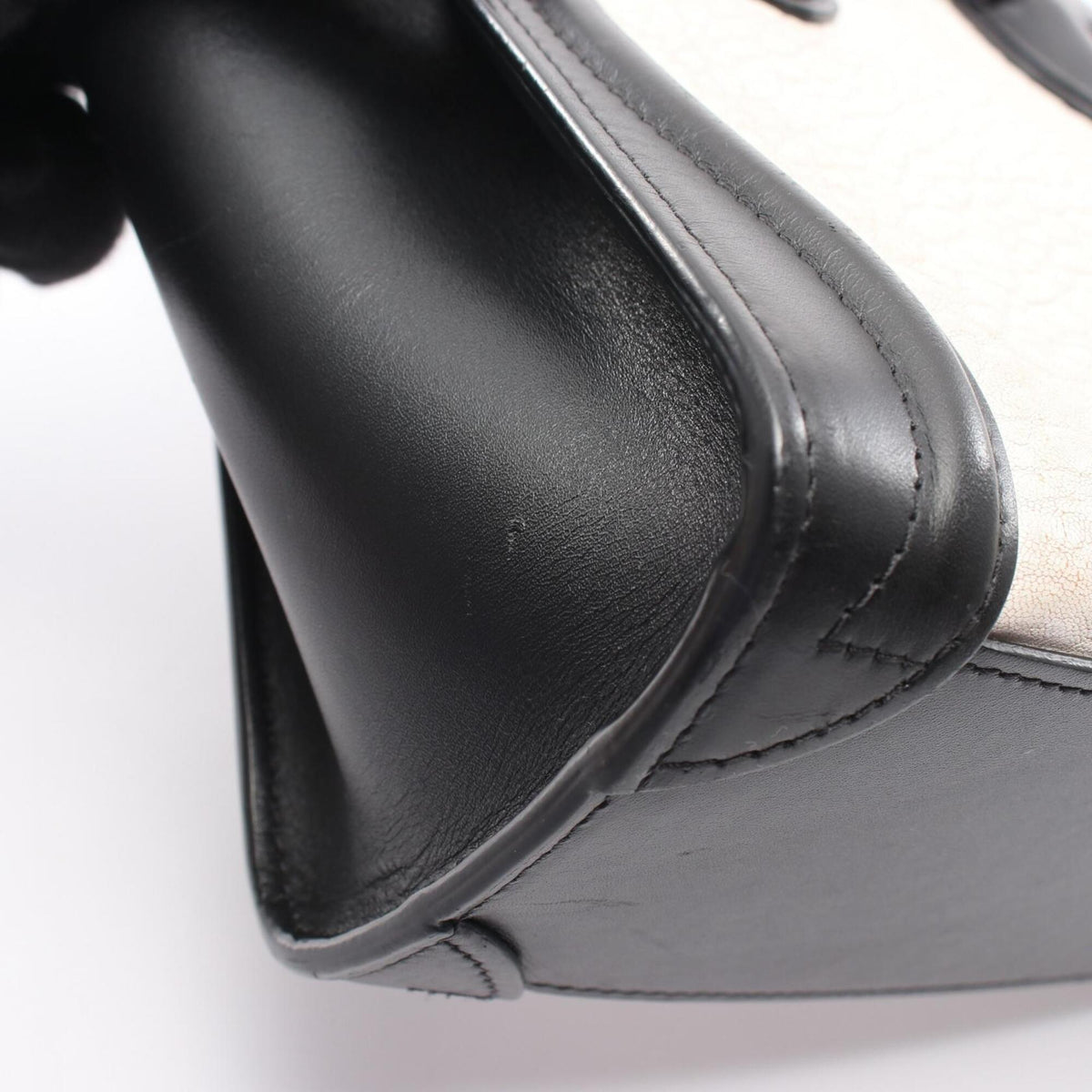 Celine Black White Leather Handbag (Pre-Owned)