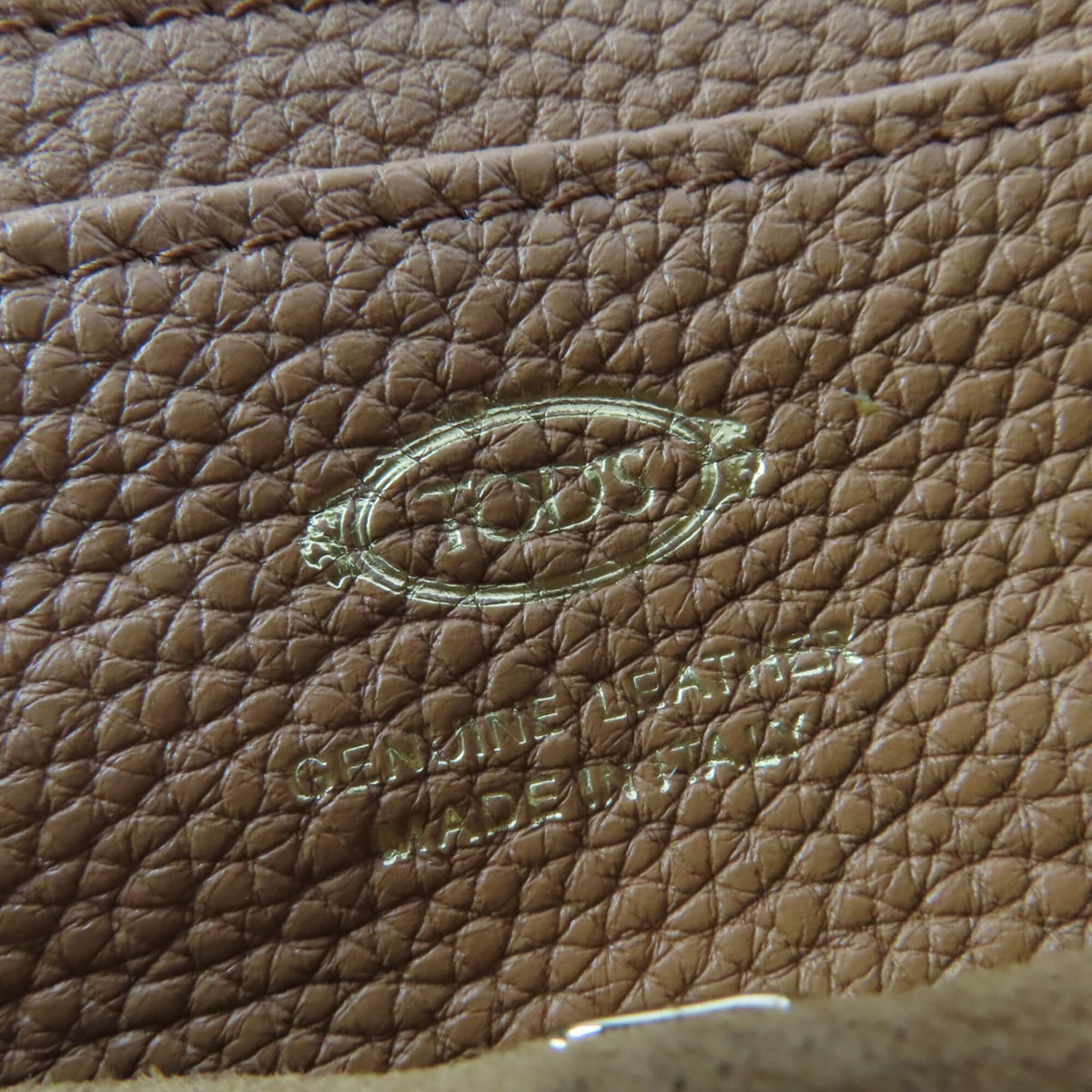 Tod's Brown Leather Shoulder Bag (Pre-Owned)