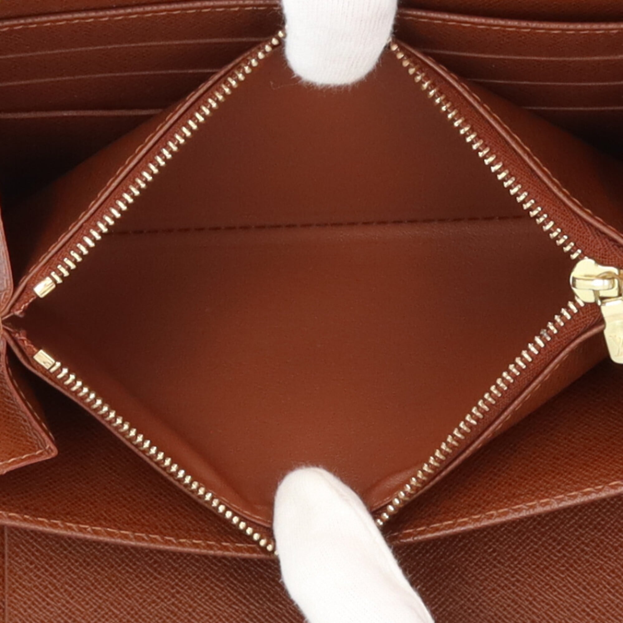 Louis Vuitton Monogram Brown Monogram Long Wallet (Bi-Fold) (Pre-Owned)