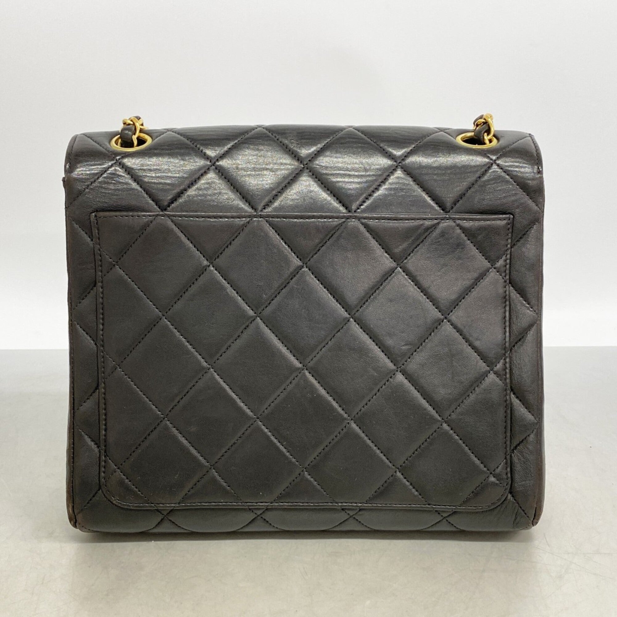Chanel Black Leather Shoulder Bag (Pre-Owned)