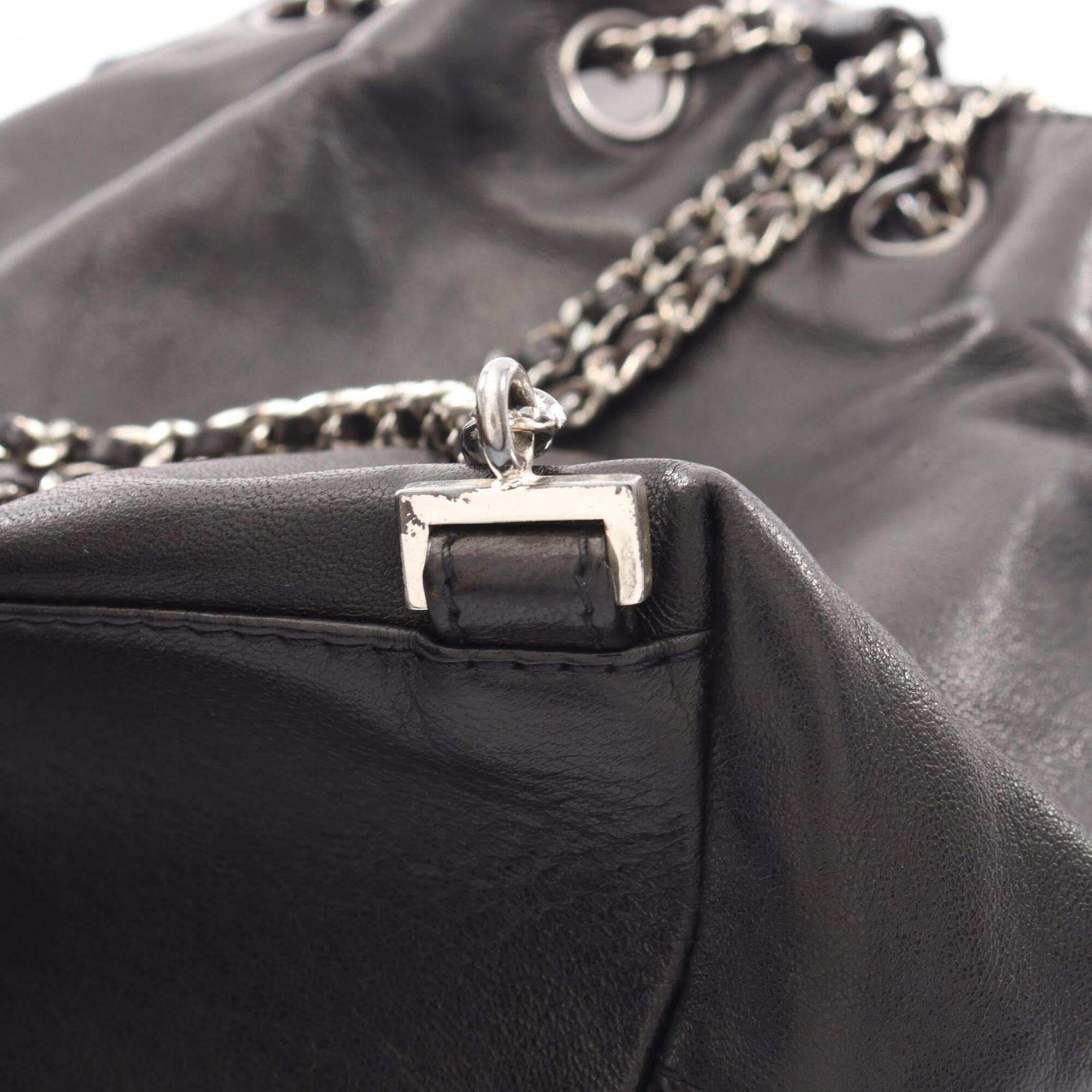 Chanel Black Leather Backpack Handbag (Pre-Owned)