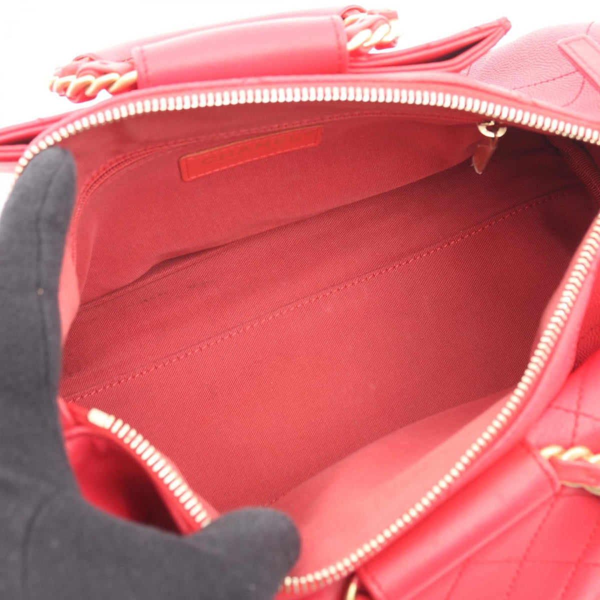 Chanel Red Color Leather Leather Shoulder Bag (Pre-Owned)