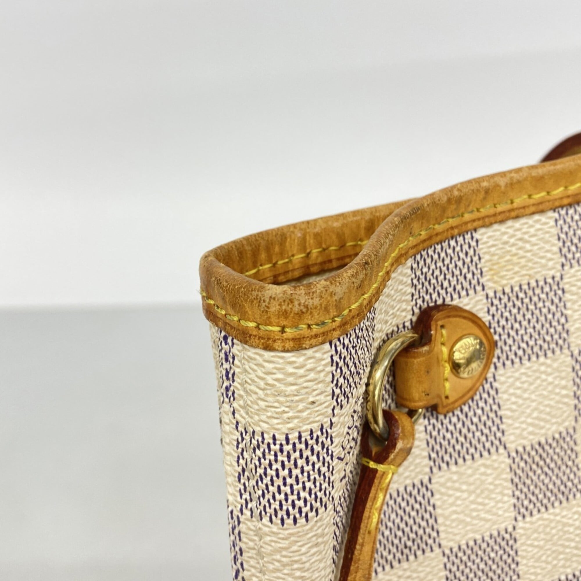 Louis Vuitton White Tote Bag (Pre-Owned)