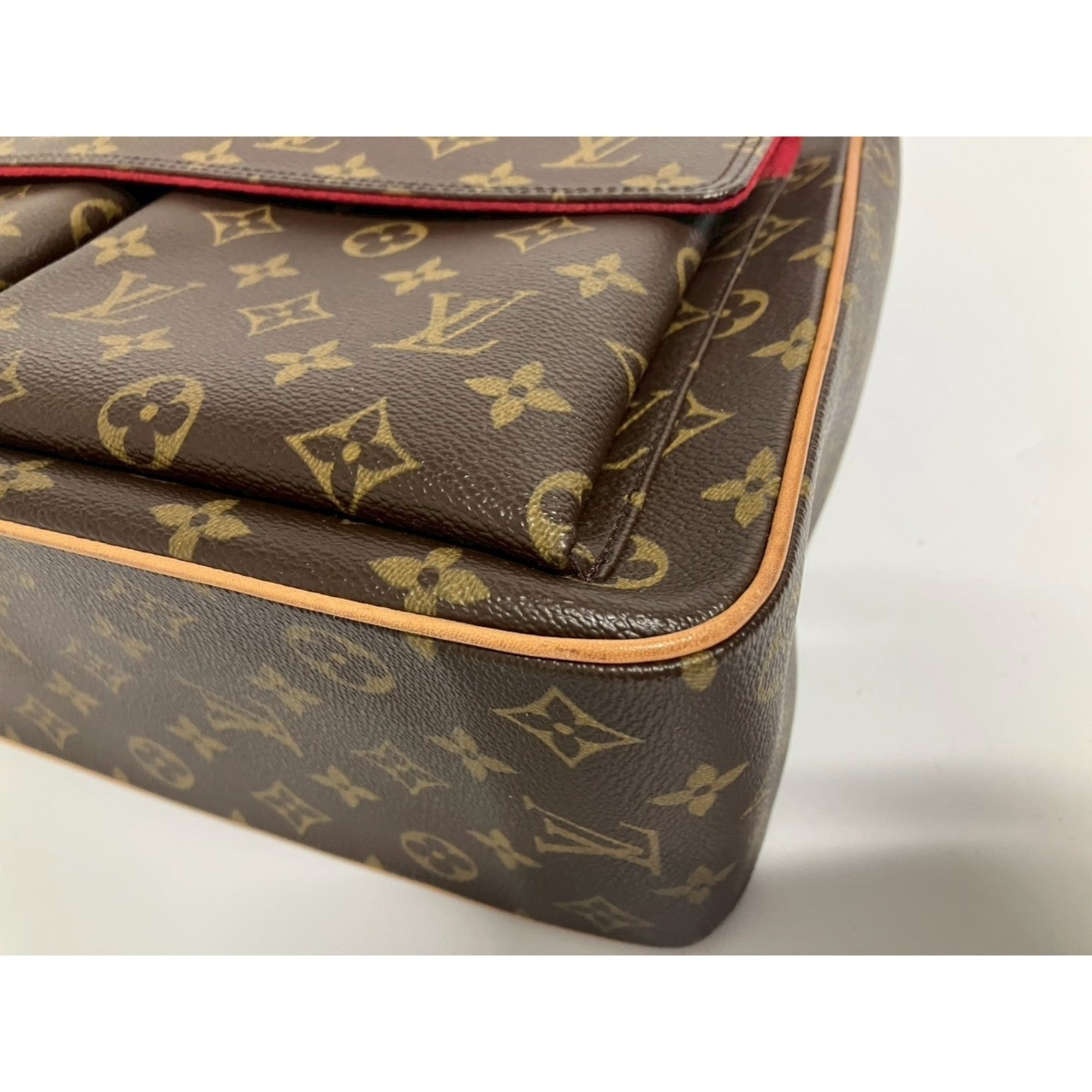 Louis Vuitton Brown Handbag (Pre-Owned)
