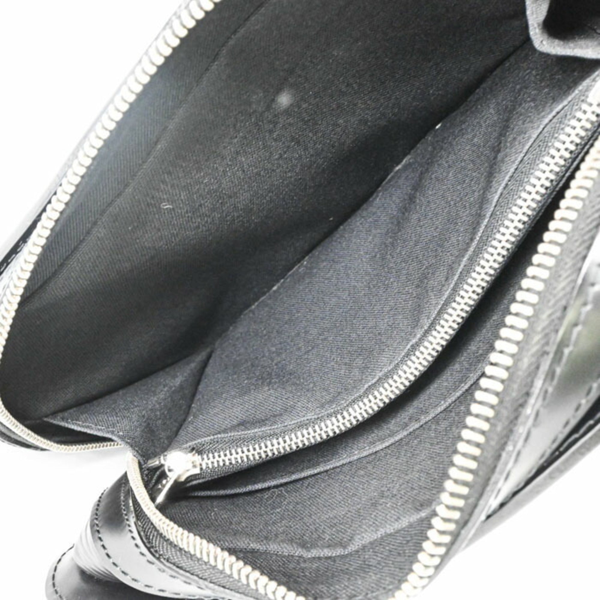 Louis Vuitton Black Epi Leather Clutch Bag (Pre-Owned)