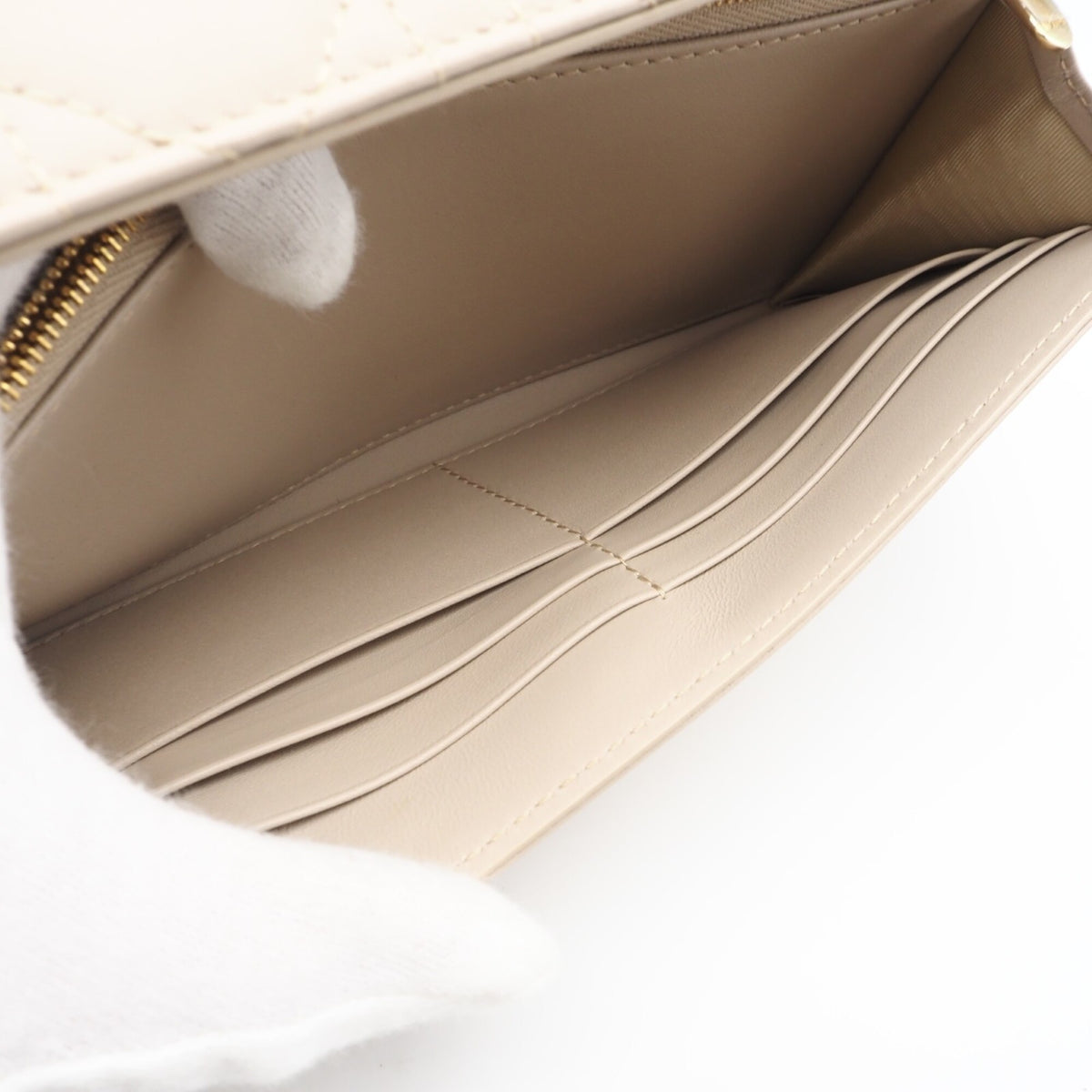 Christian Dior Beige Leather Long Wallet (Bi-Fold) (Pre-Owned)