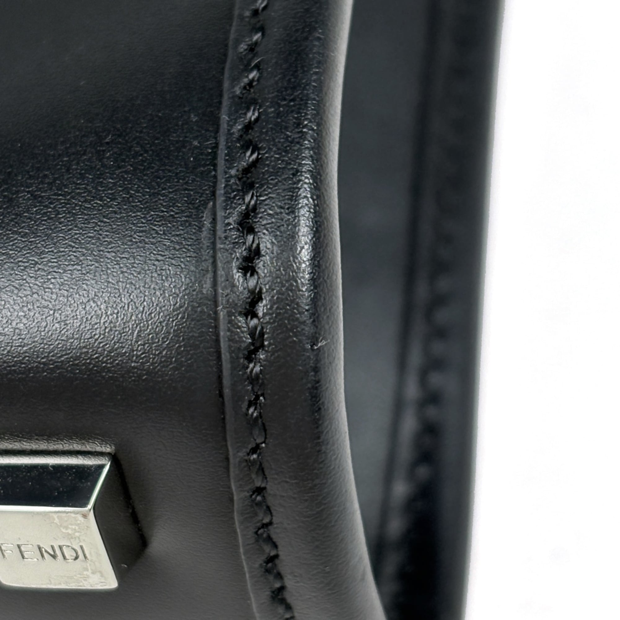 Fendi Black Leather Handbag (Pre-Owned)