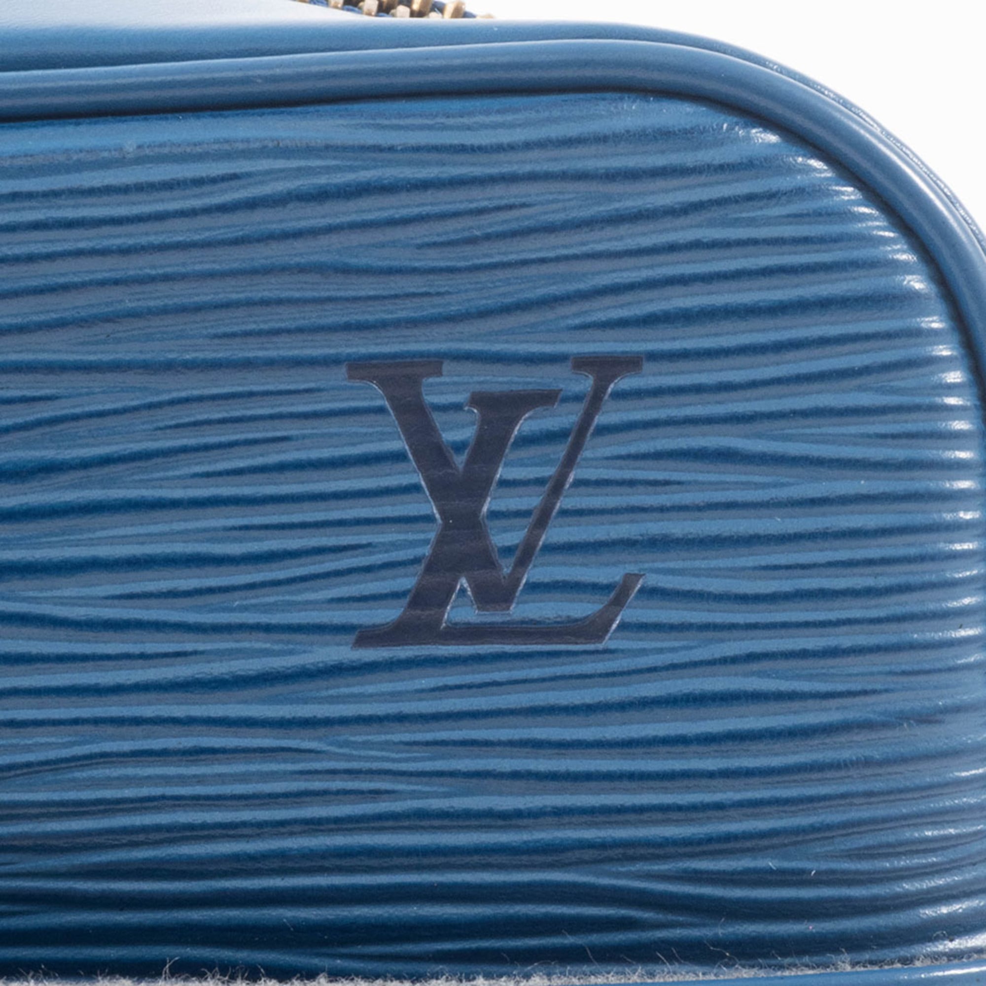 Louis Vuitton Epi Blue Toledo Blue Epi Leather Shoulder Bag (Pre-Owned)
