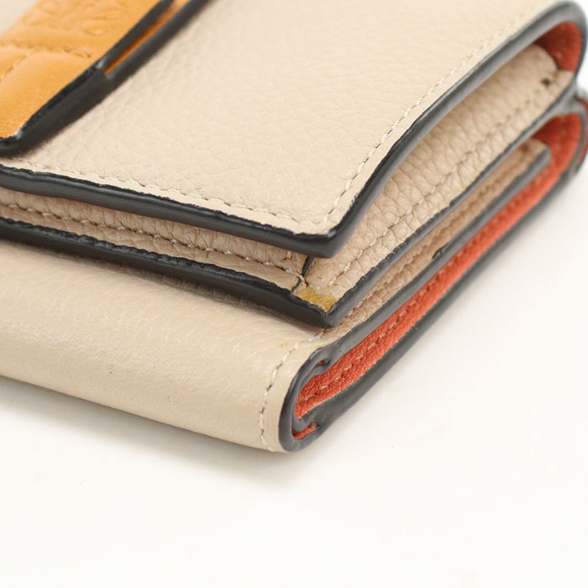 Loewe Beige Leather Wallet (Tri-Fold) (Pre-Owned)