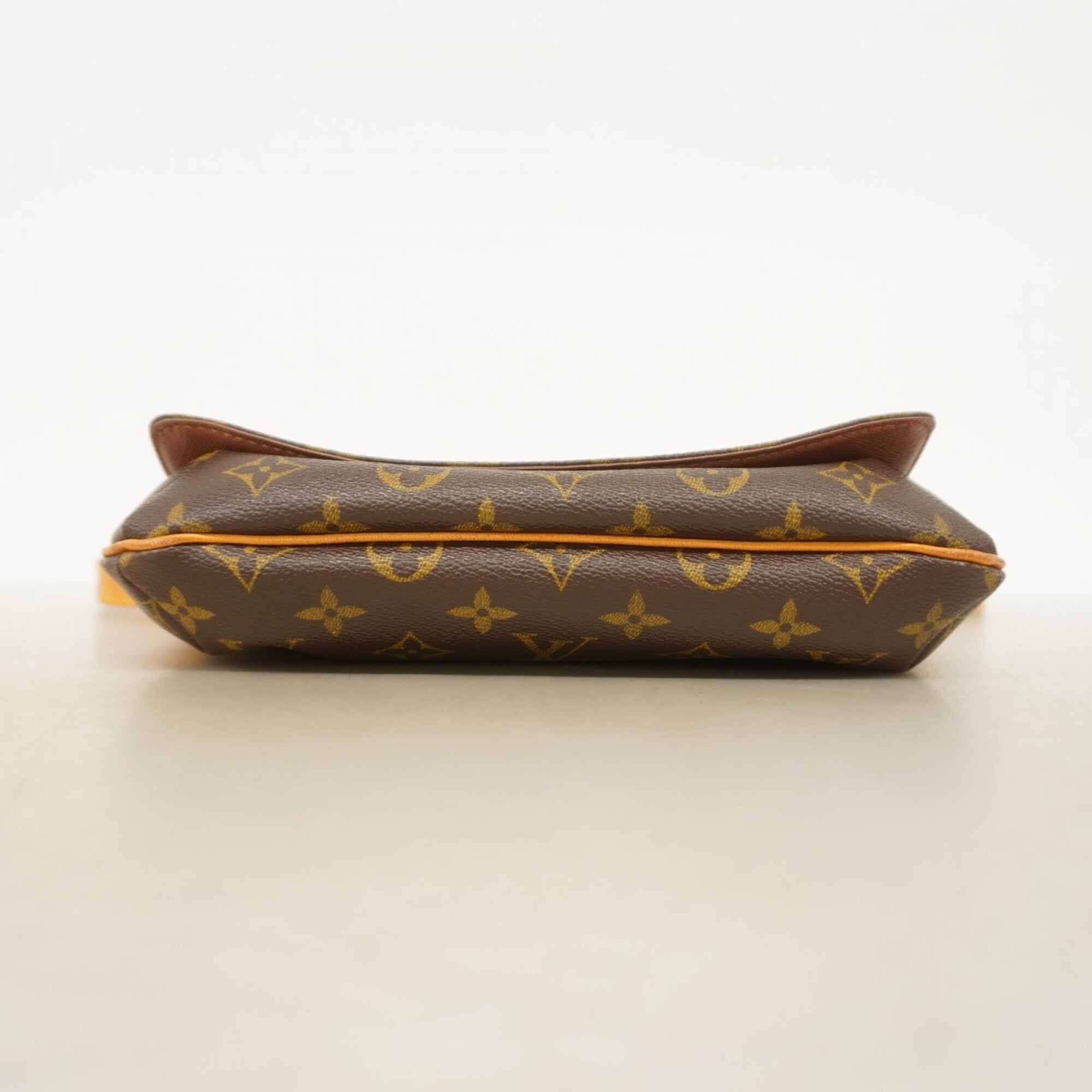 Louis Vuitton Brown Shoulder Bag (Pre-Owned)