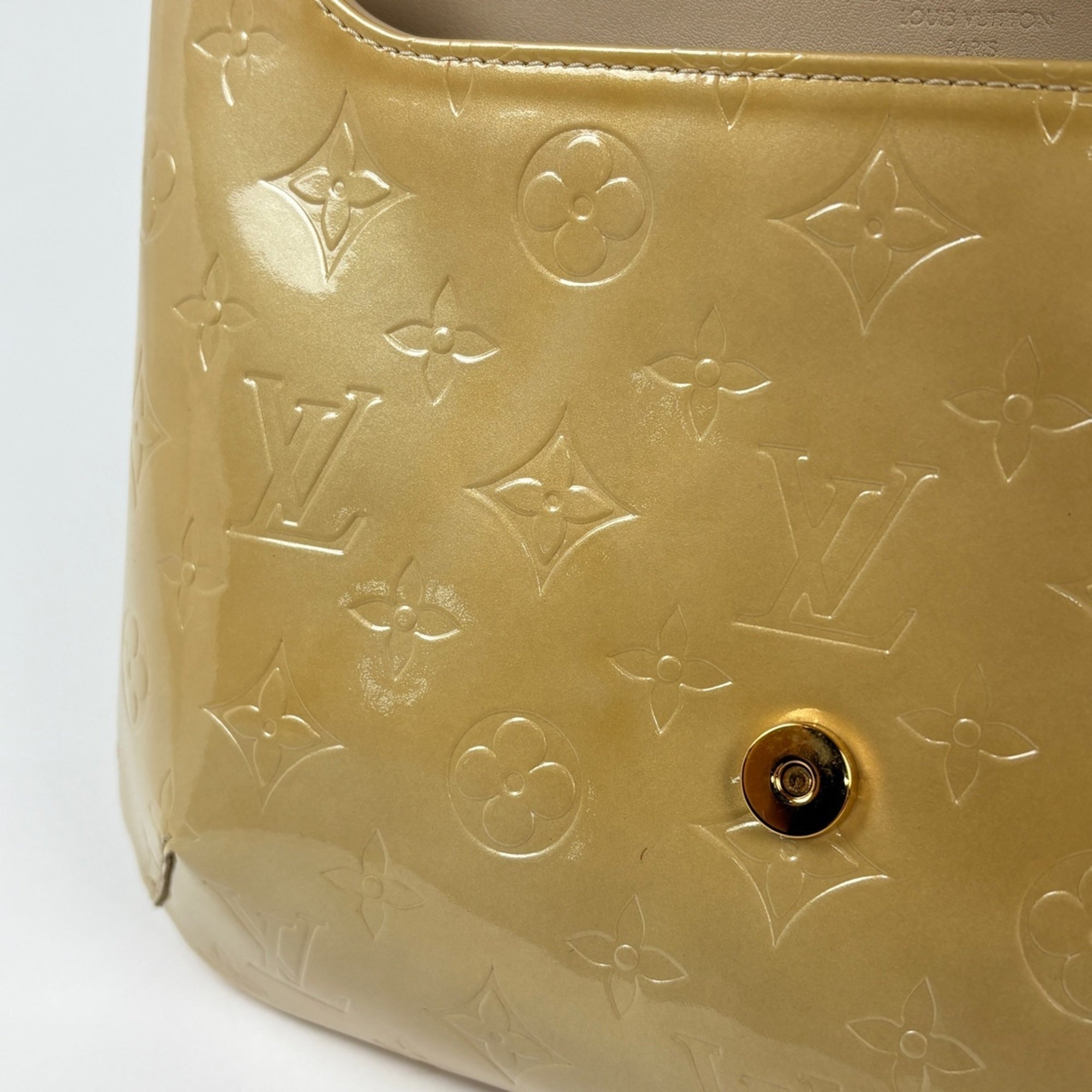Louis Vuitton Beige Monogram Vernis Shoulder Bag (Pre-Owned)