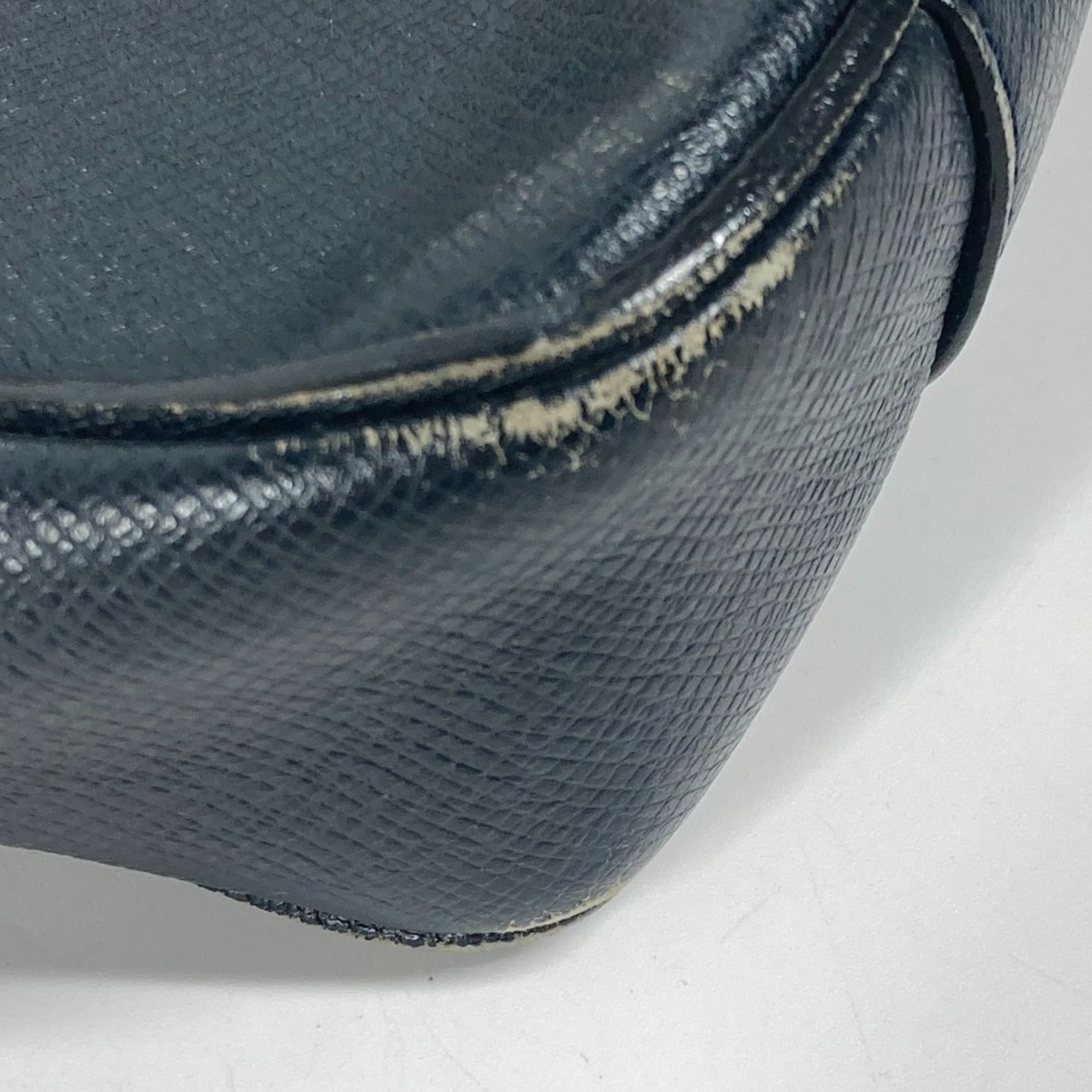 Louis Vuitton Boreal Dark Navy Taiga Leather Leather Briefcase (Pre-Owned)