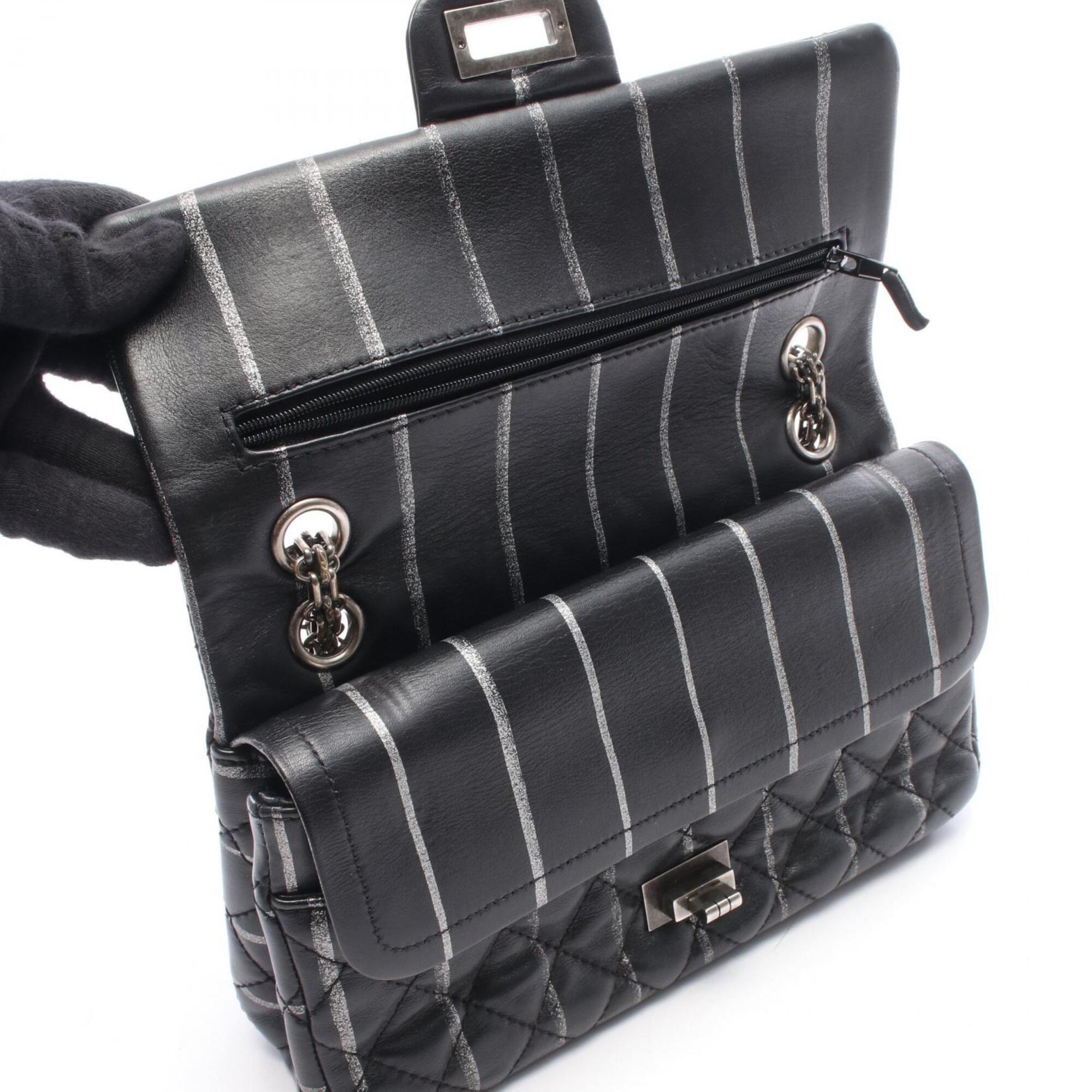 Chanel Black Leather Handbag Shoulder Bag (Pre-Owned)
