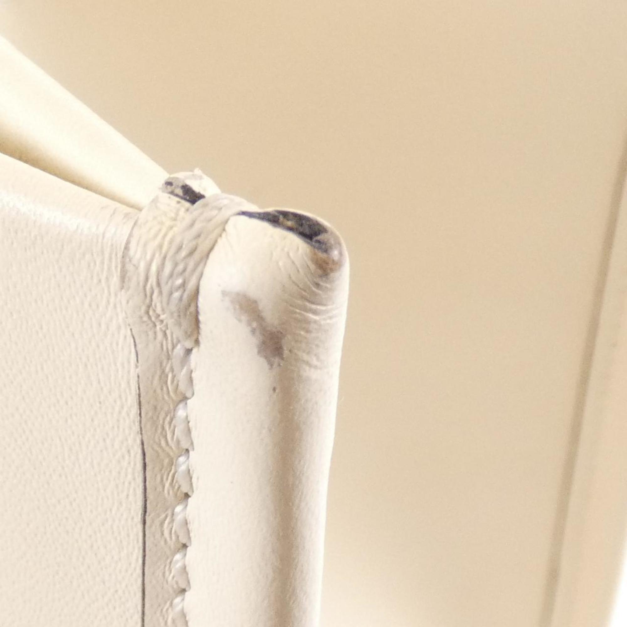Fendi Beige Leather Handbag (Pre-Owned)