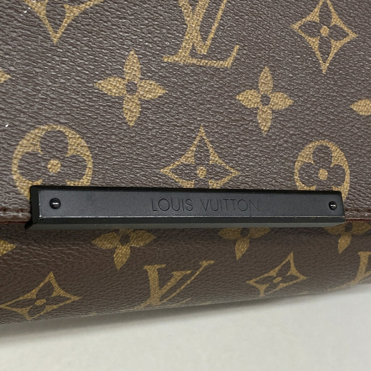 Louis Vuitton Brown Shoulder Bag (Pre-Owned)