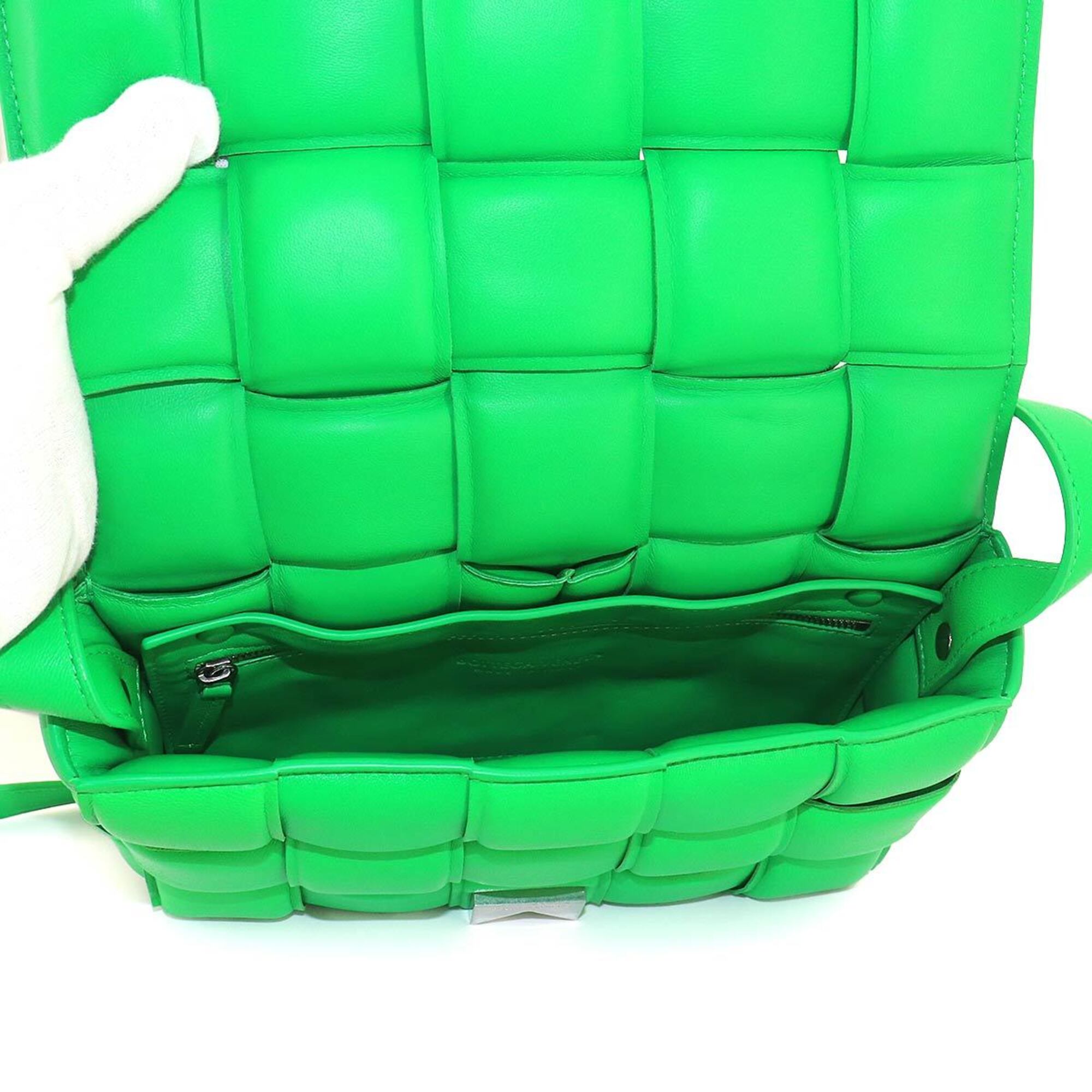 Bottega Veneta Green Leather Handbag Shoulder Bag (Pre-Owned)
