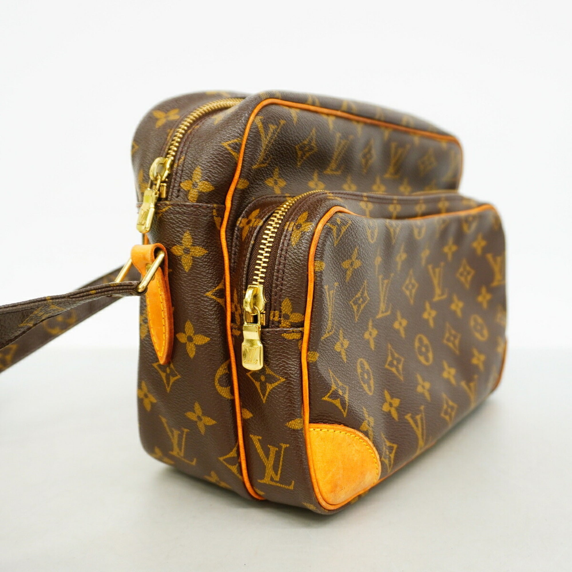 Louis Vuitton Brown Shoulder Bag (Pre-Owned)