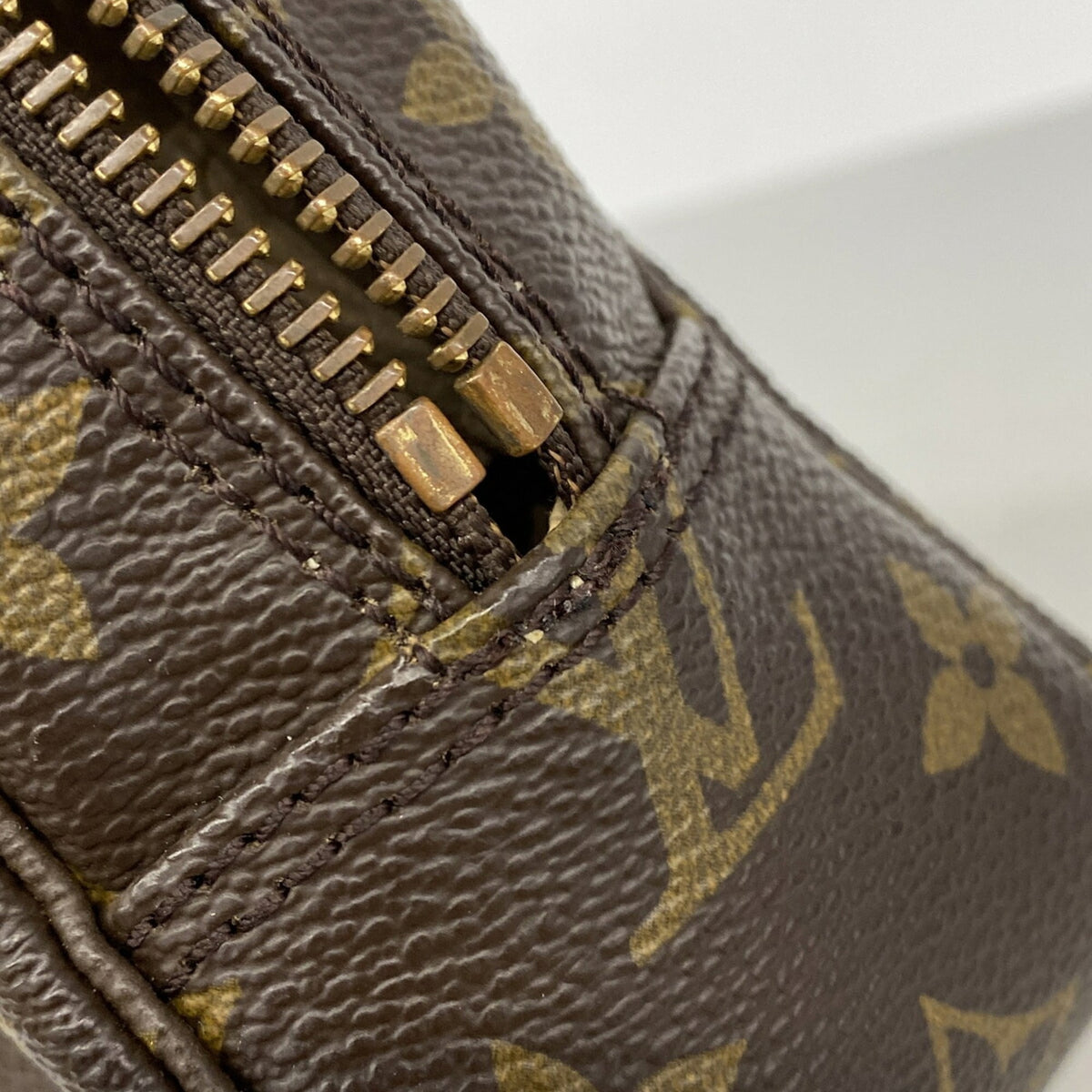 Louis Vuitton Brown Pouch (Pre-Owned)
