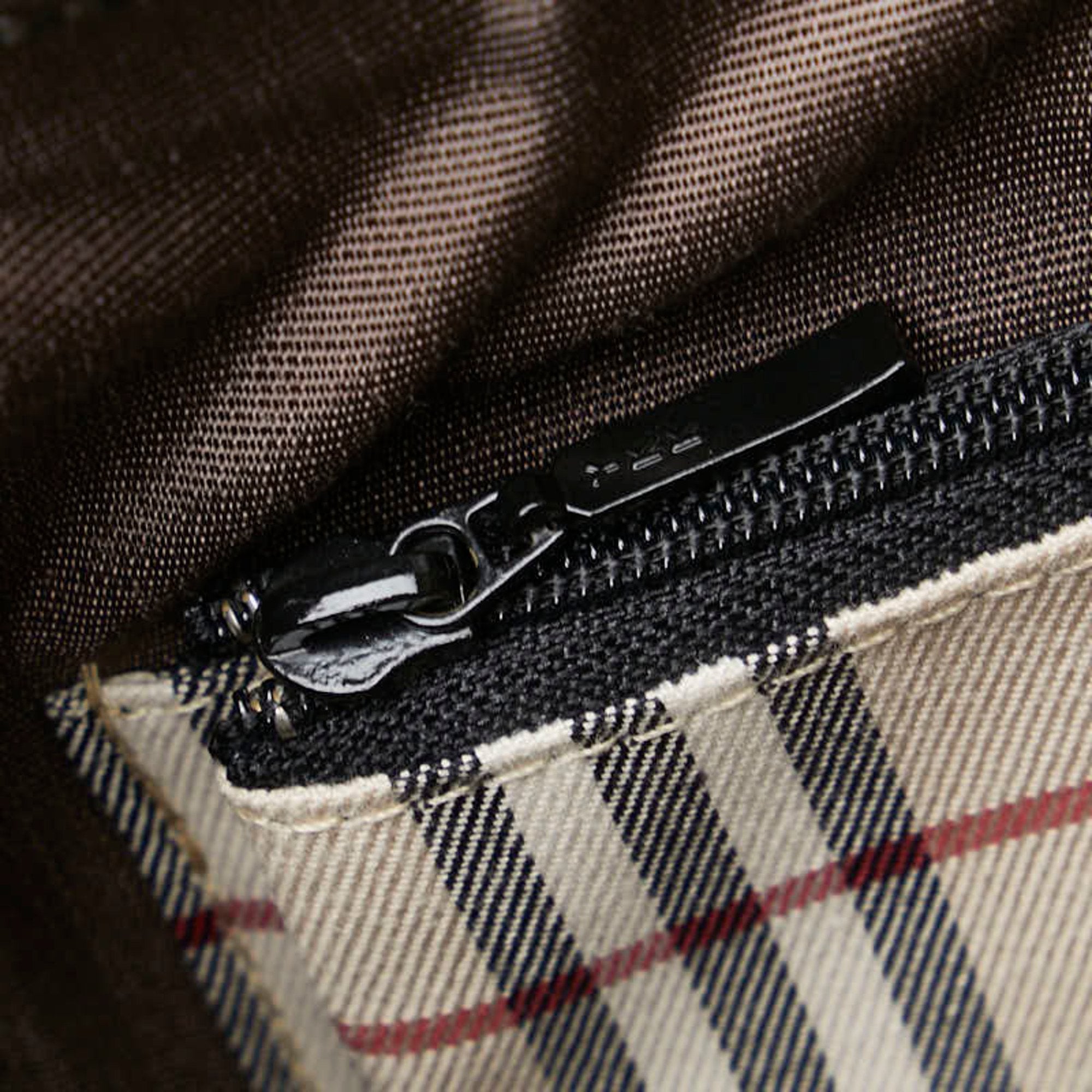 Burberry Black Leather Shoulder Bag (Pre-Owned)