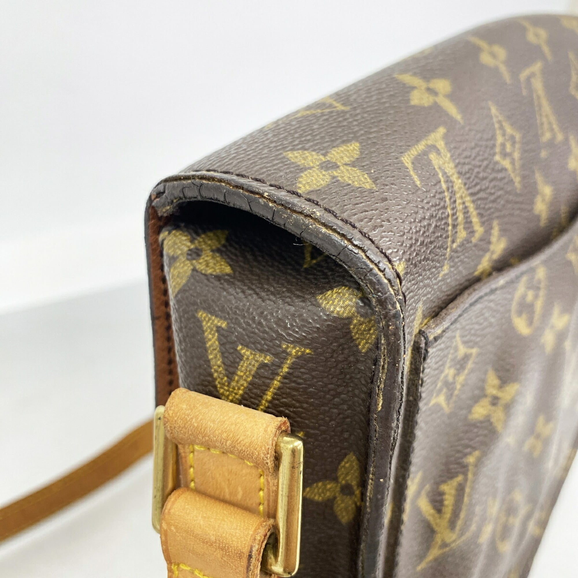 Louis Vuitton Brown Shoulder Bag (Pre-Owned)