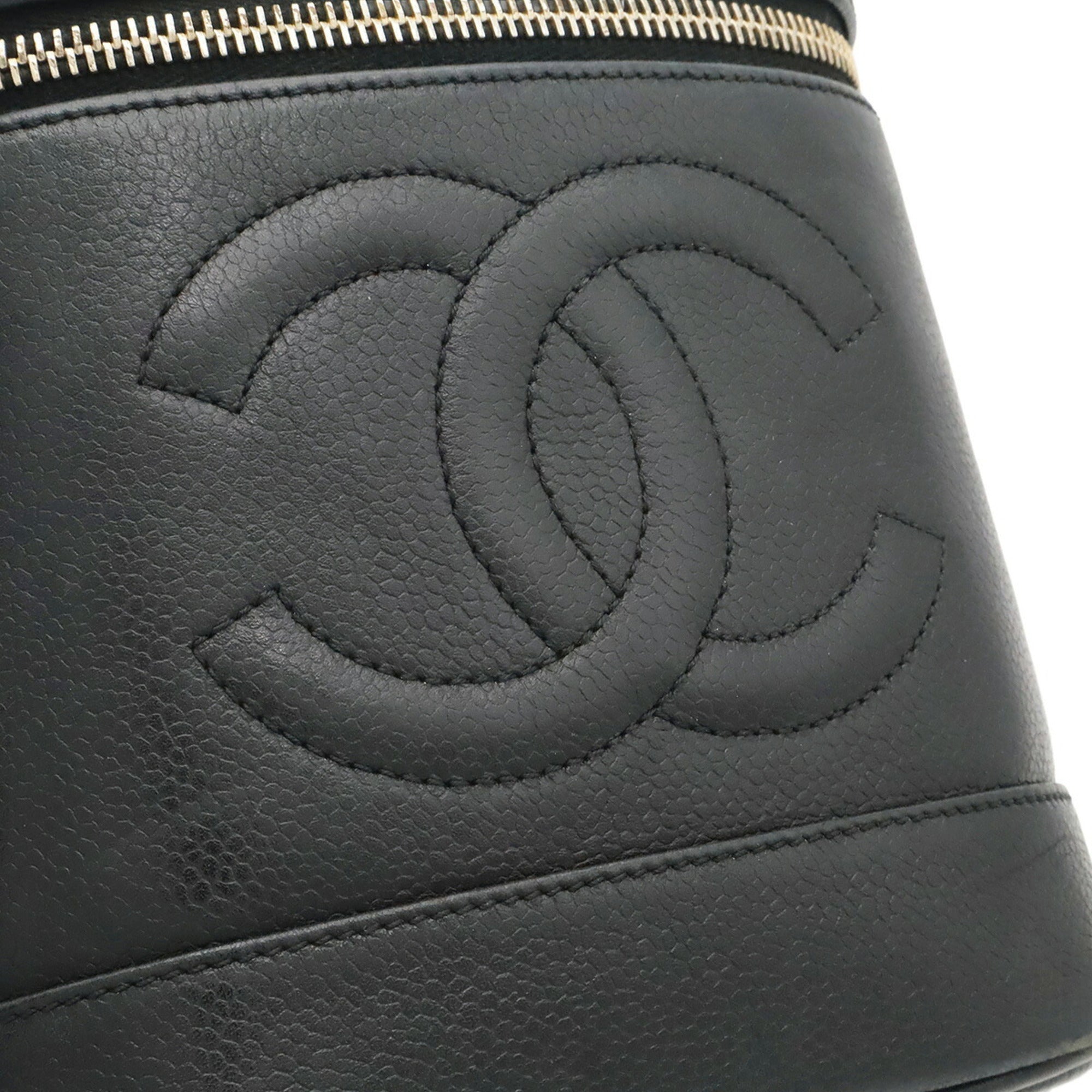 Chanel Black White Grained Calfskin Handbag Pouch Vanity Bag (Pre-Owned)