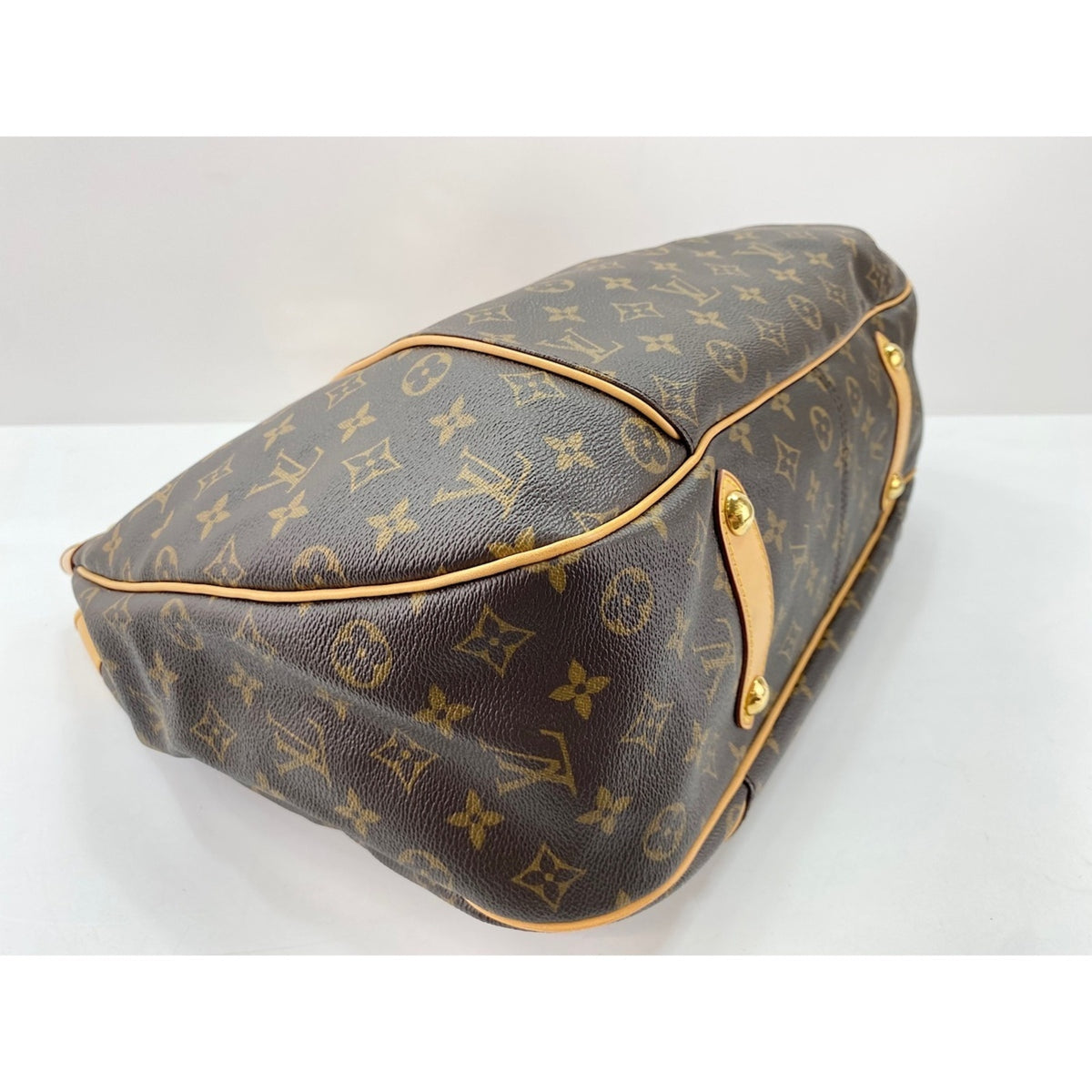 Louis Vuitton Brown Shoulder Bag (Pre-Owned)