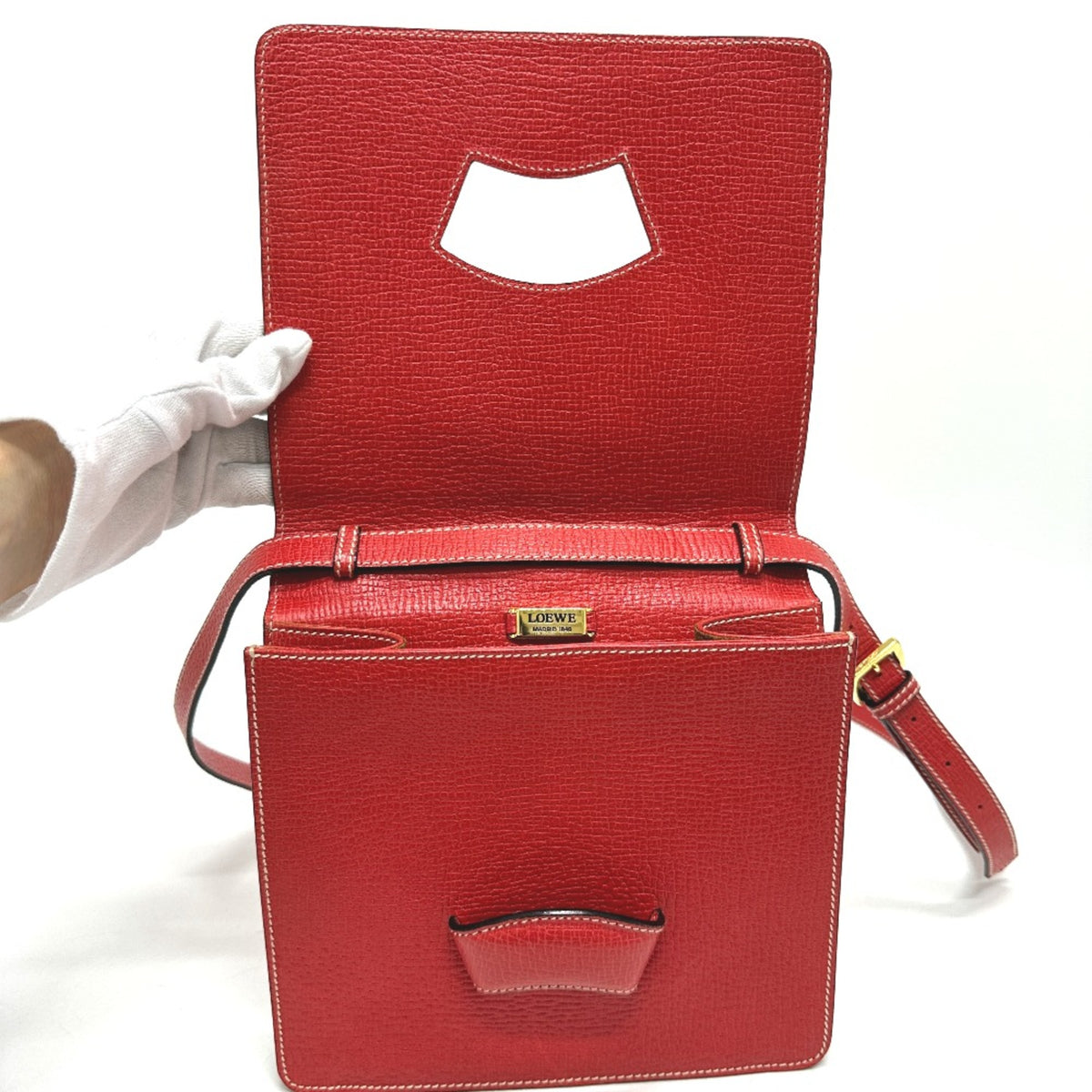 Loewe Red Leather Handbag (Pre-Owned)
