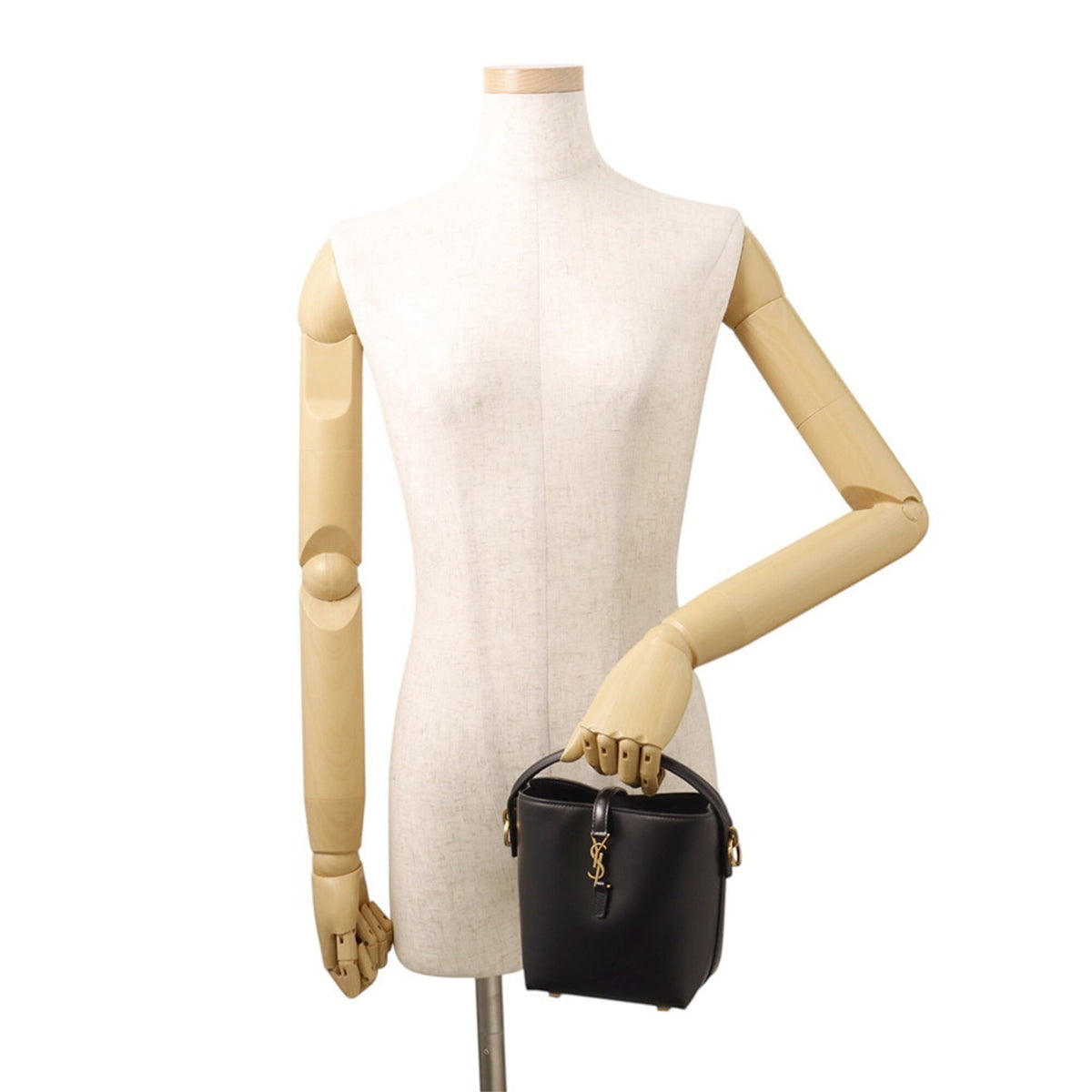Yves Saint Laurent Black Leather Handbag (Pre-Owned)