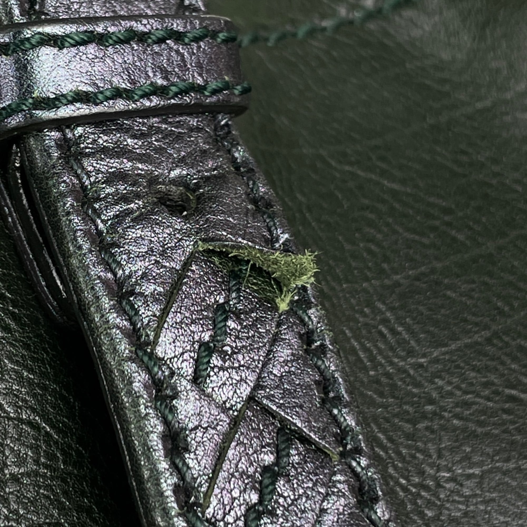 Bottega Veneta Intrecciato Green Leather Handbag (Pre-Owned)