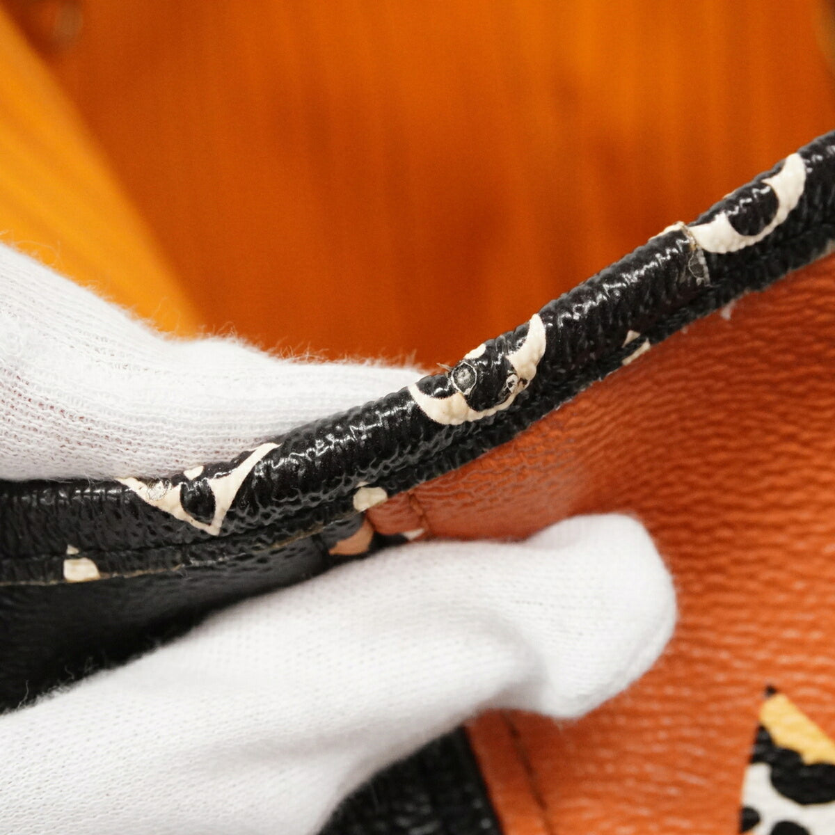 Louis Vuitton Noir Tote Bag (Pre-Owned)