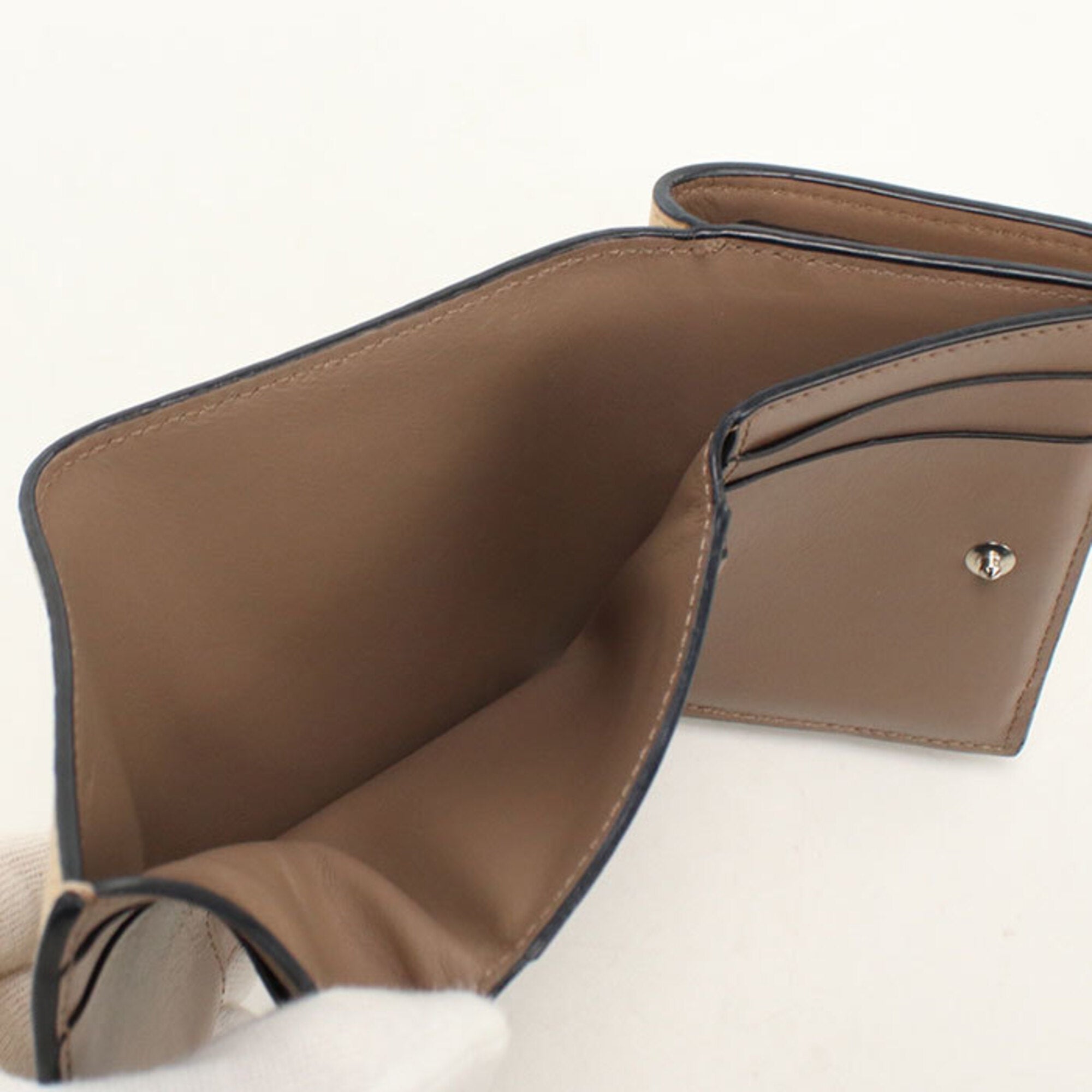 Loewe Beige Wallet (Tri-Fold) (Pre-Owned)