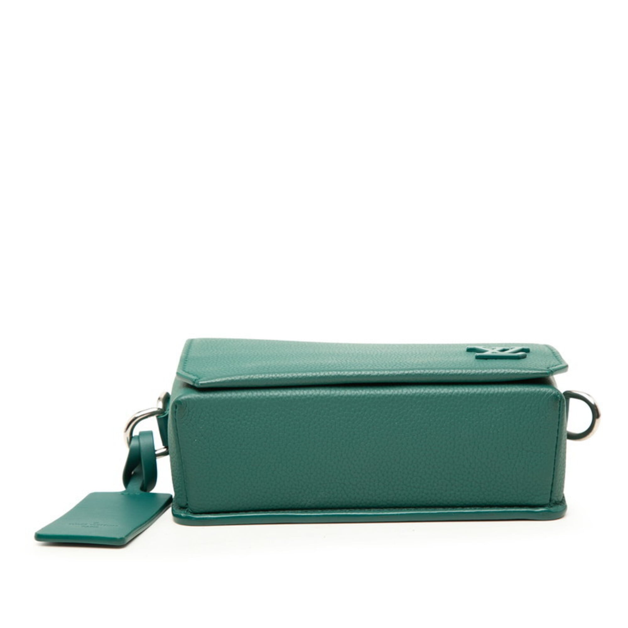 Louis Vuitton Green Leather Shoulder Bag (Pre-Owned)