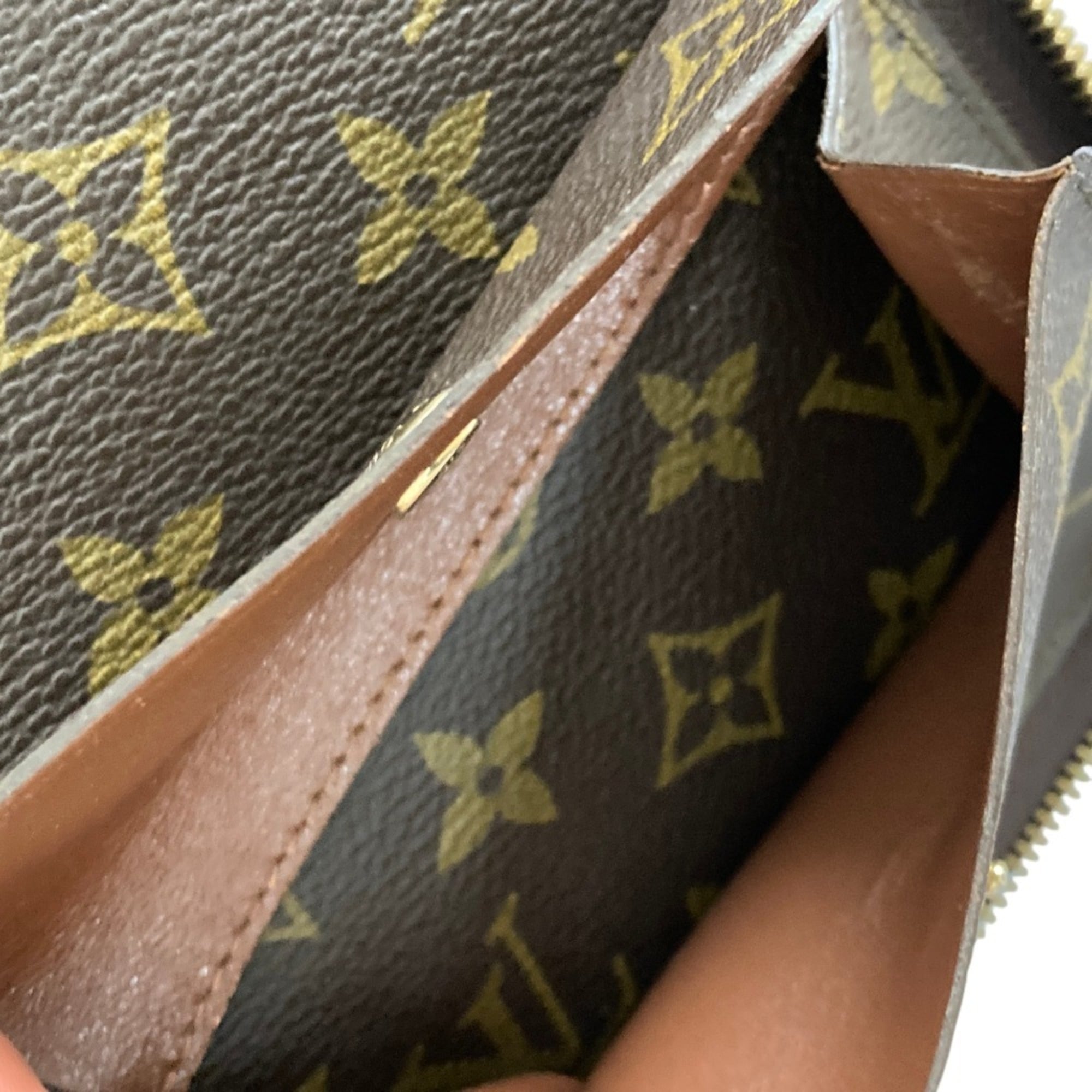 Louis Vuitton Brown Monogram Clutch Bag (Pre-Owned)
