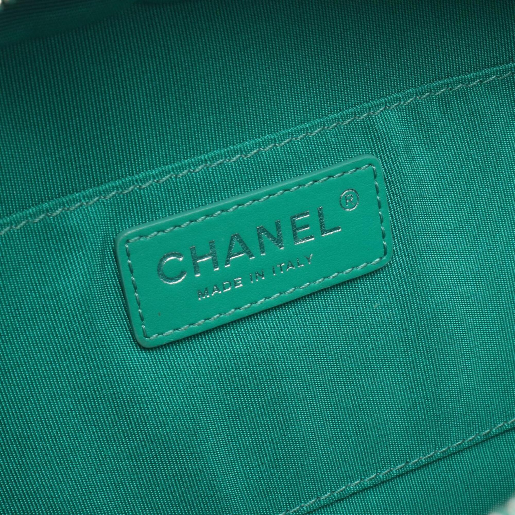 Chanel Green Grained Calfskin Handbag Shoulder Bag (Pre-Owned)