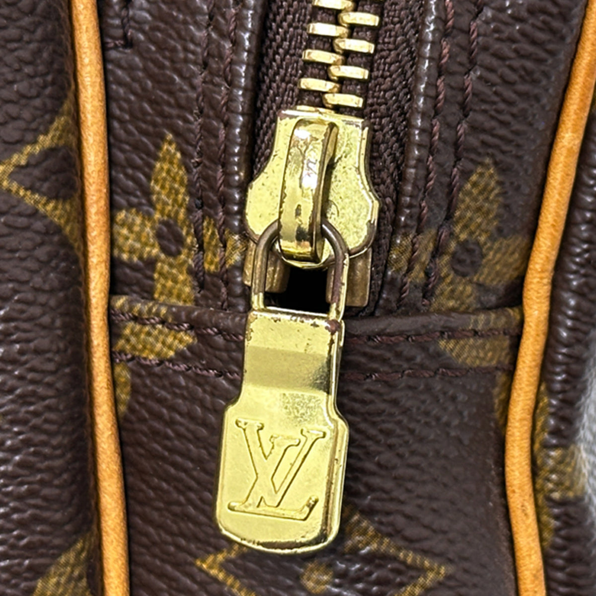 Louis Vuitton Brown Monogram Monogram Shoulder Bag (Pre-Owned)