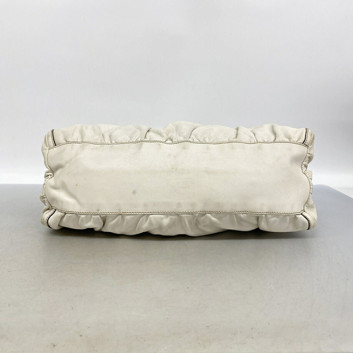 Gucci White Leather Shoulder Bag (Pre-Owned)