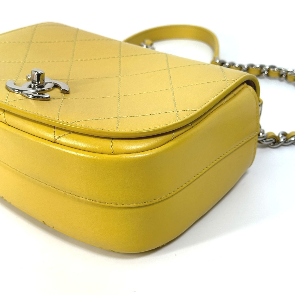 Chanel Yellow Leather Shoulder Bag (Pre-Owned)