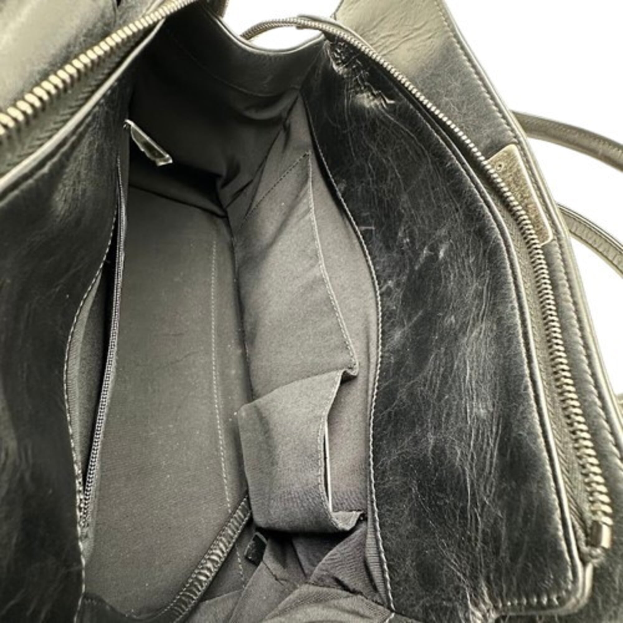 Chanel Boy Chanel Black Leather Shoulder Bag (Pre-Owned)