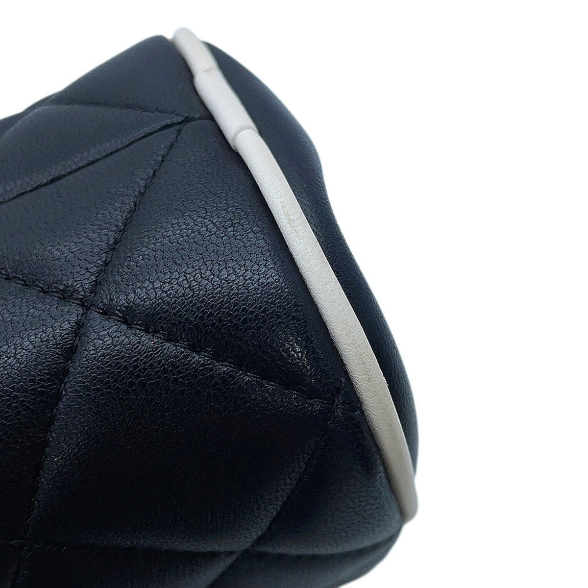 Chanel Matelasse Black Leather Handbag Shoulder Bag (Pre-Owned)