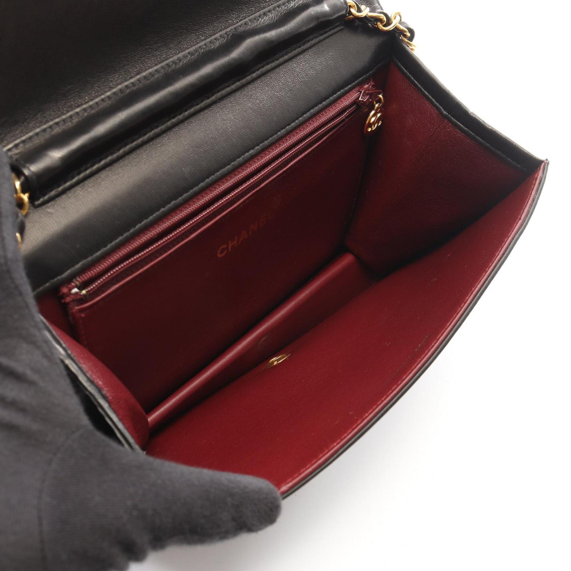 Chanel Black Leather Handbag Shoulder Bag (Pre-Owned)