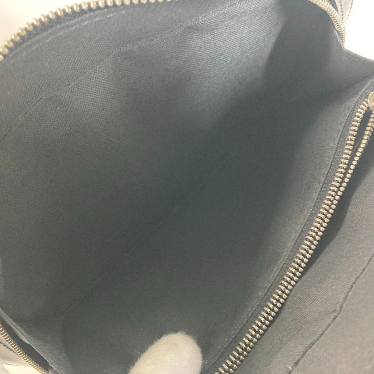Louis Vuitton Black Noir Epi Leather Clutch Bag (Pre-Owned)