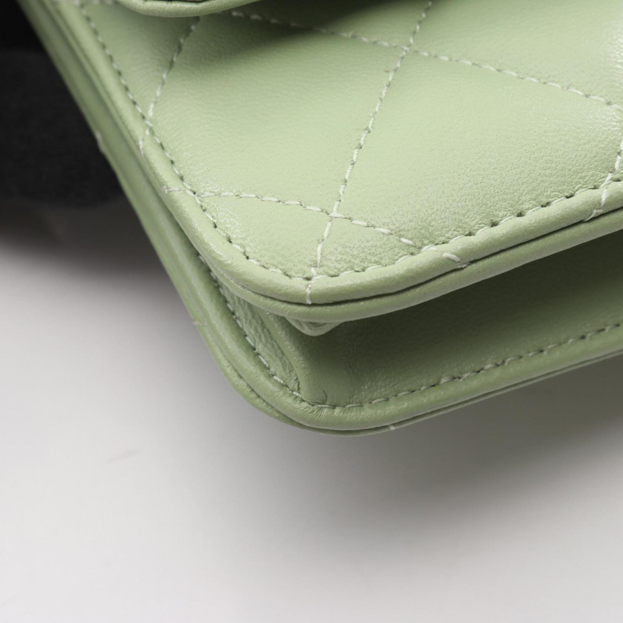 Chanel Matelasse Green Leather Handbag Shoulder Bag (Pre-Owned)