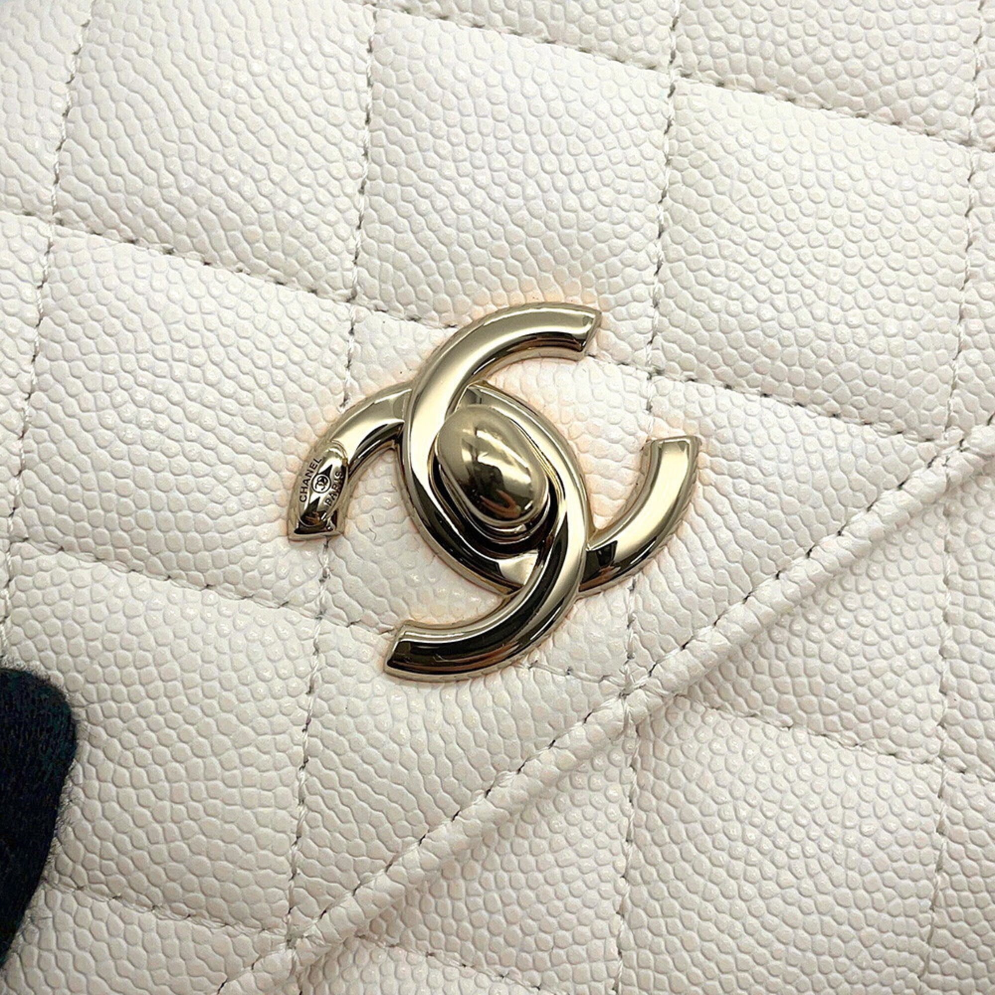 Chanel Matelasse White Grained Calfskin Handbag (Pre-Owned)