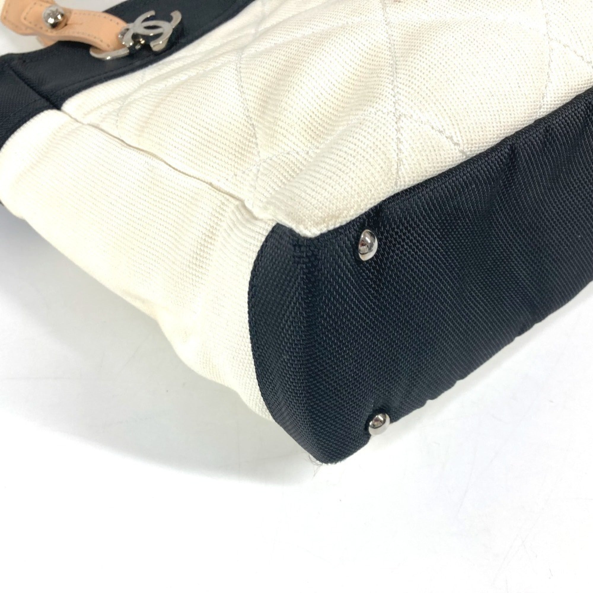 Chanel Black White Canvas Shoulder Bag Tote Bag (Pre-Owned)