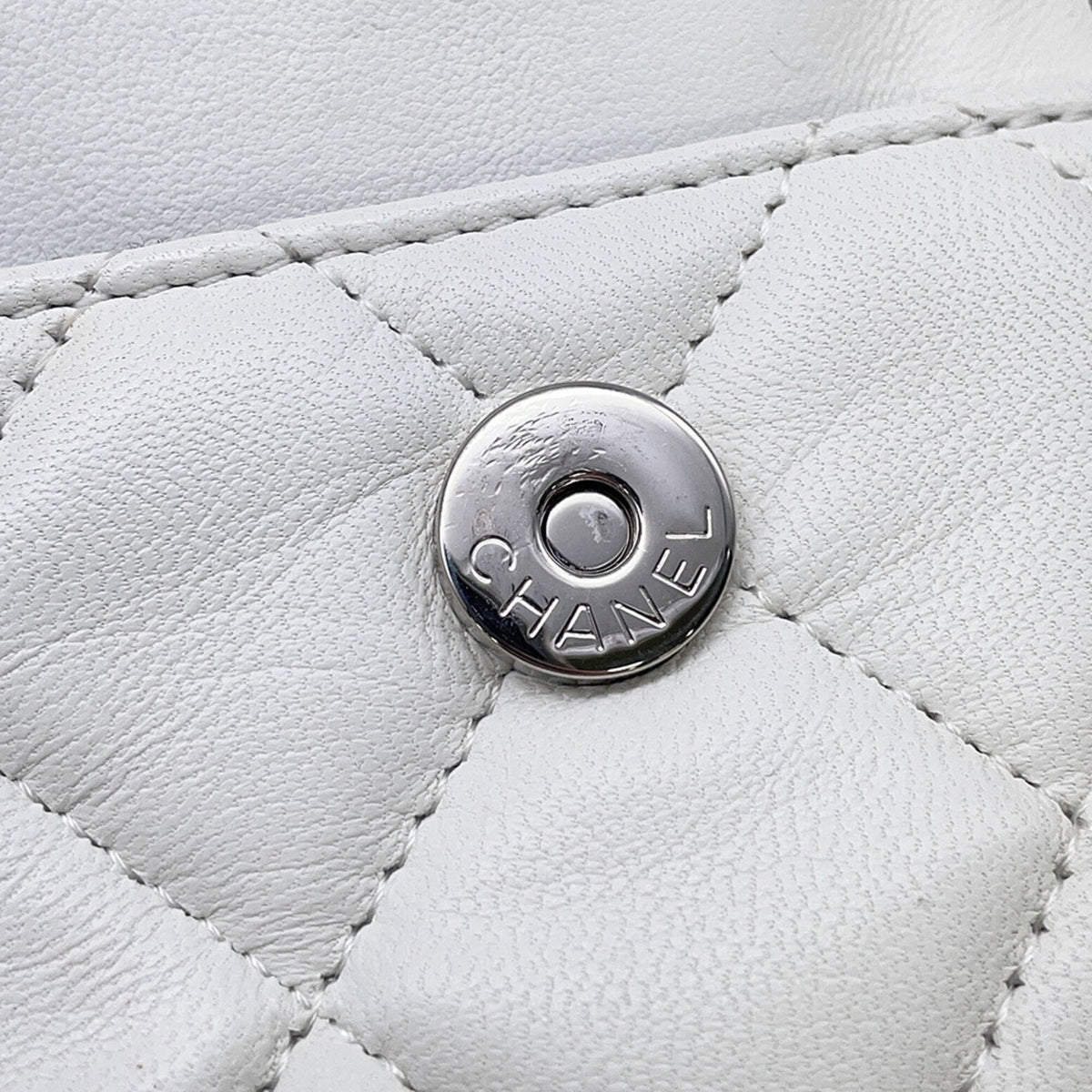 Chanel Black White Chain/Shoulder Wallet (Pre-Owned)