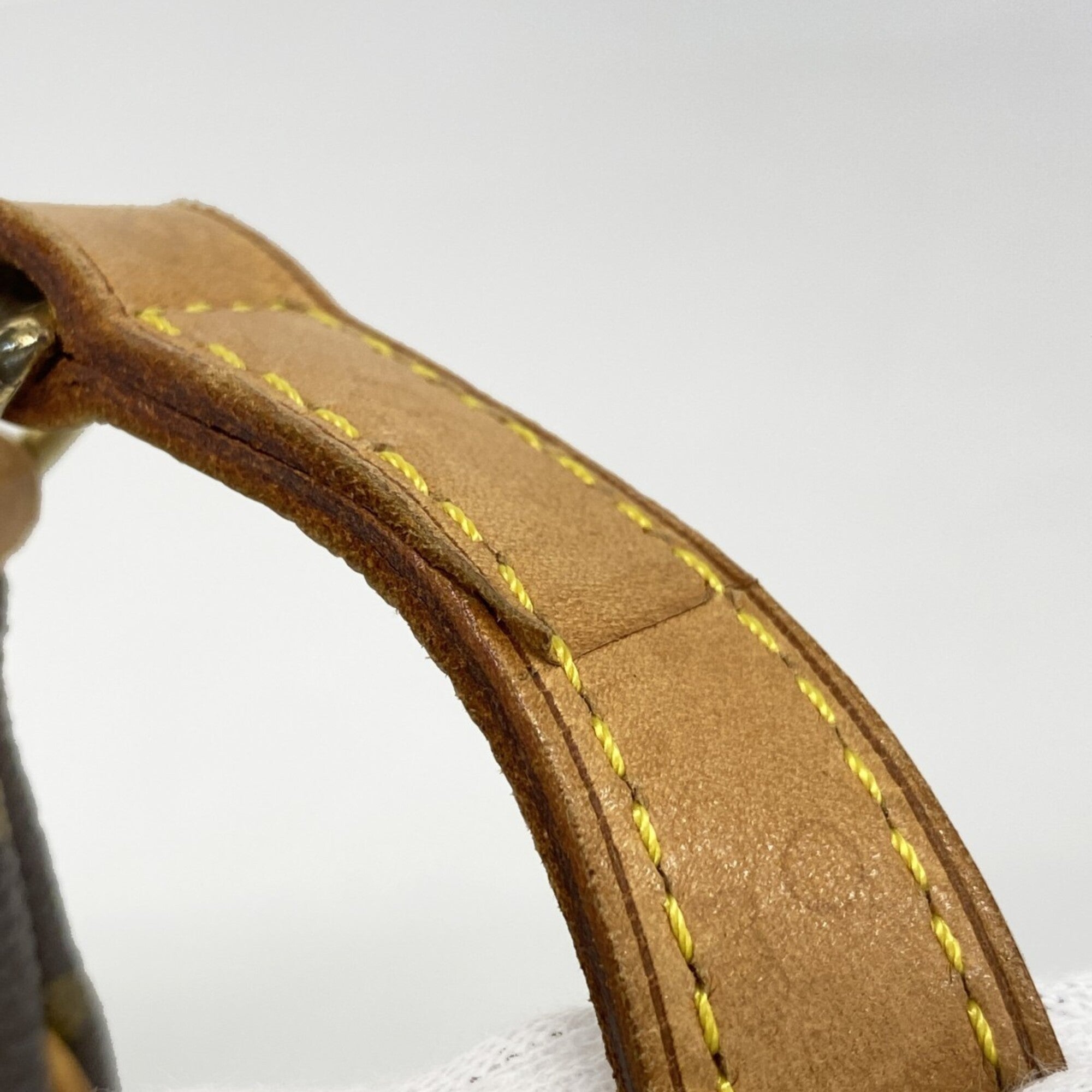 Louis Vuitton Brown Shoulder Bag (Pre-Owned)