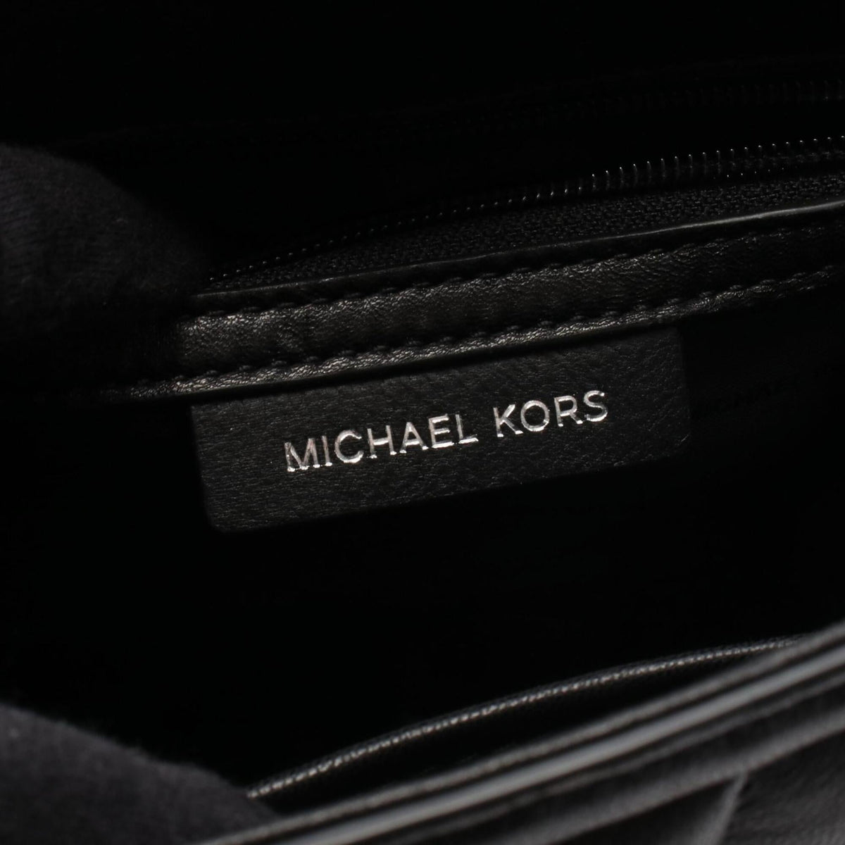 Michael Kors Black Leather Handbag (Pre-Owned)
