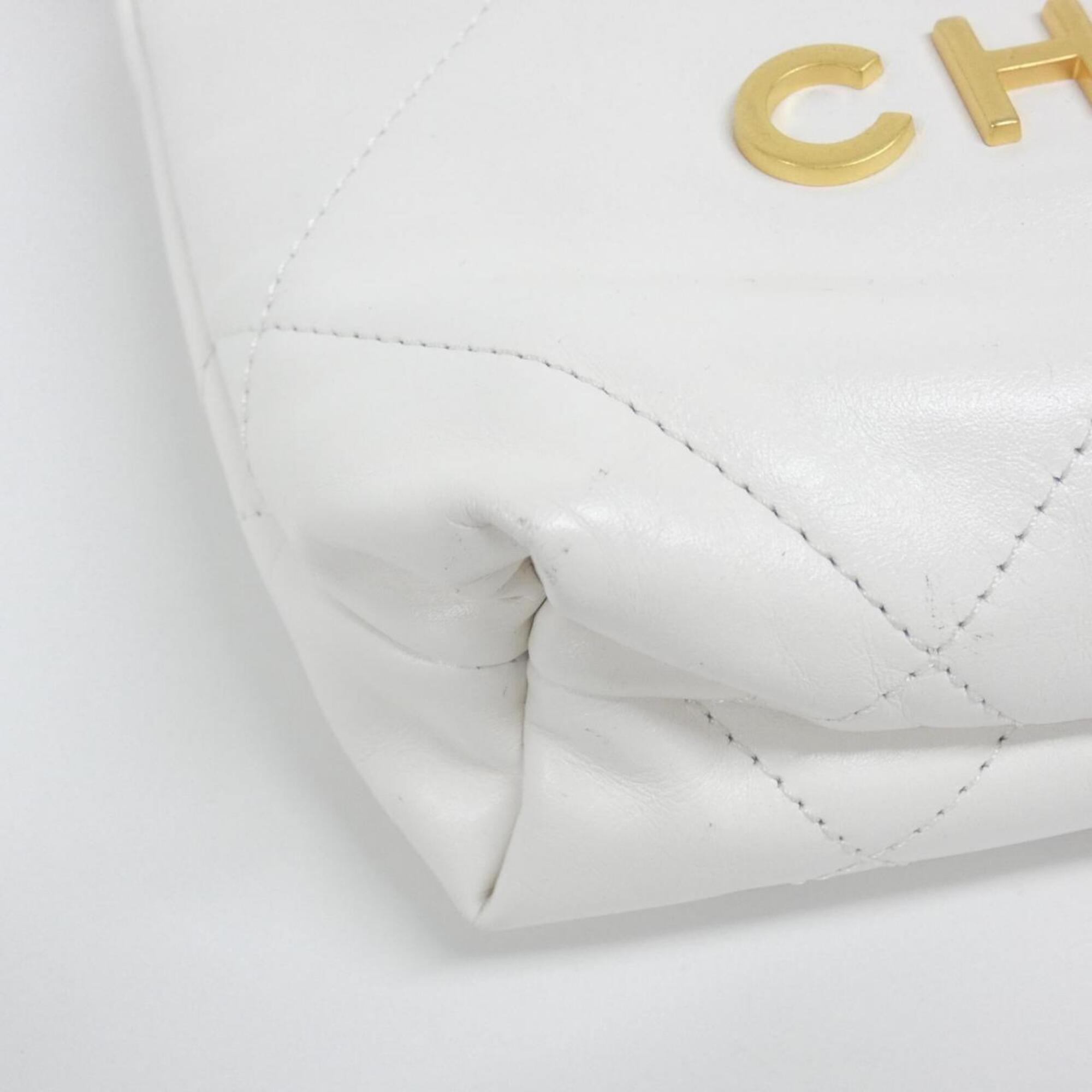 Chanel White Leather Handbag (Pre-Owned)